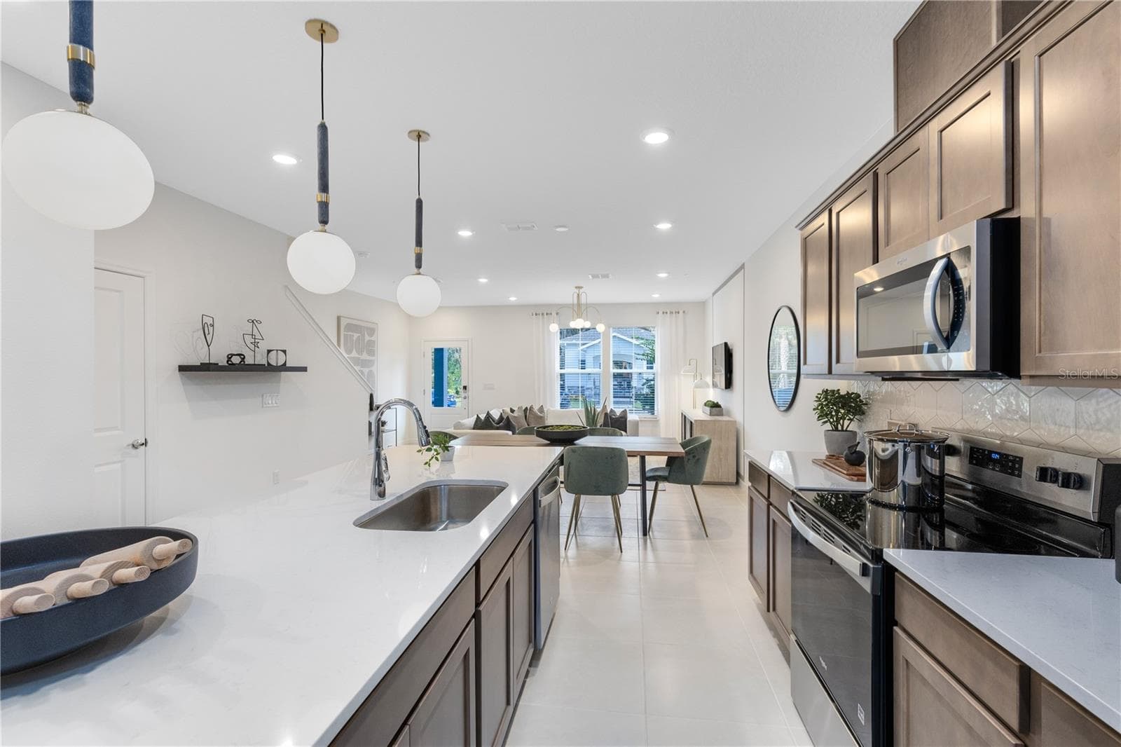 Model Home Design Only. Pictures and furnishings are for illustrative purposes only. Elevations, colors and options may vary. Furniture is for model home staging only. - 11547 HARBORVIEW STREET, ORLANDO