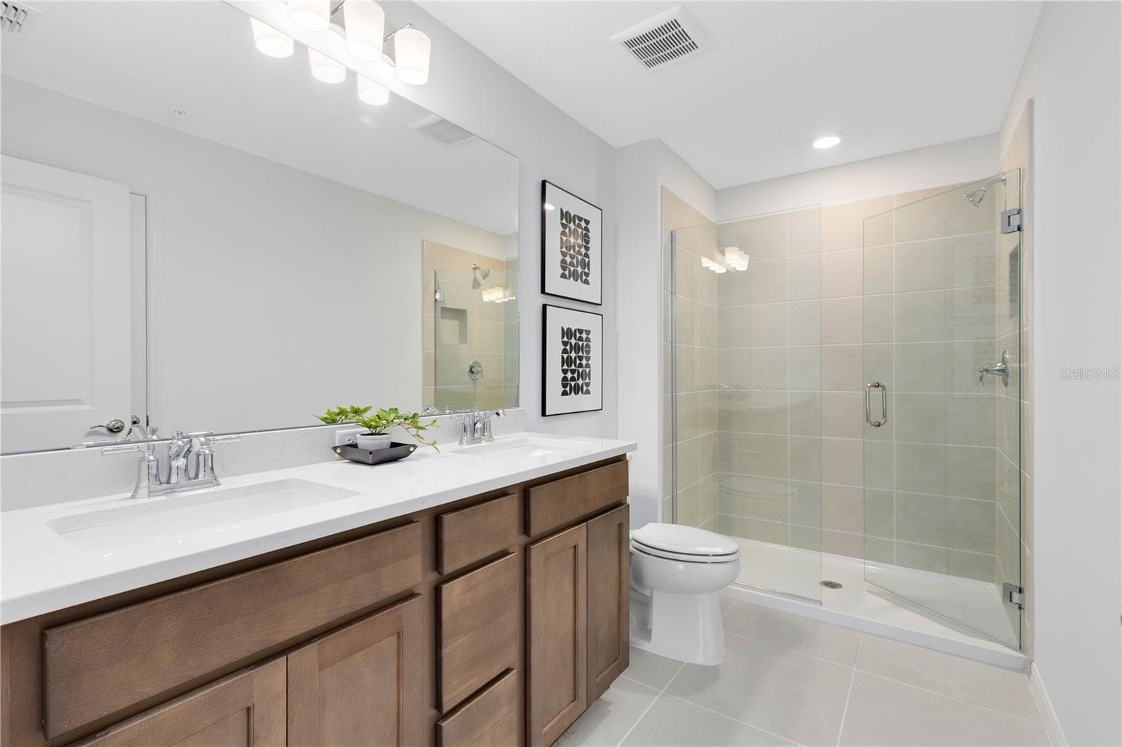 Model Home Design Only. Pictures and furnishings are for illustrative purposes only. Elevations, colors and options may vary. Furniture is for model home staging only. - 11547 HARBORVIEW STREET, ORLANDO