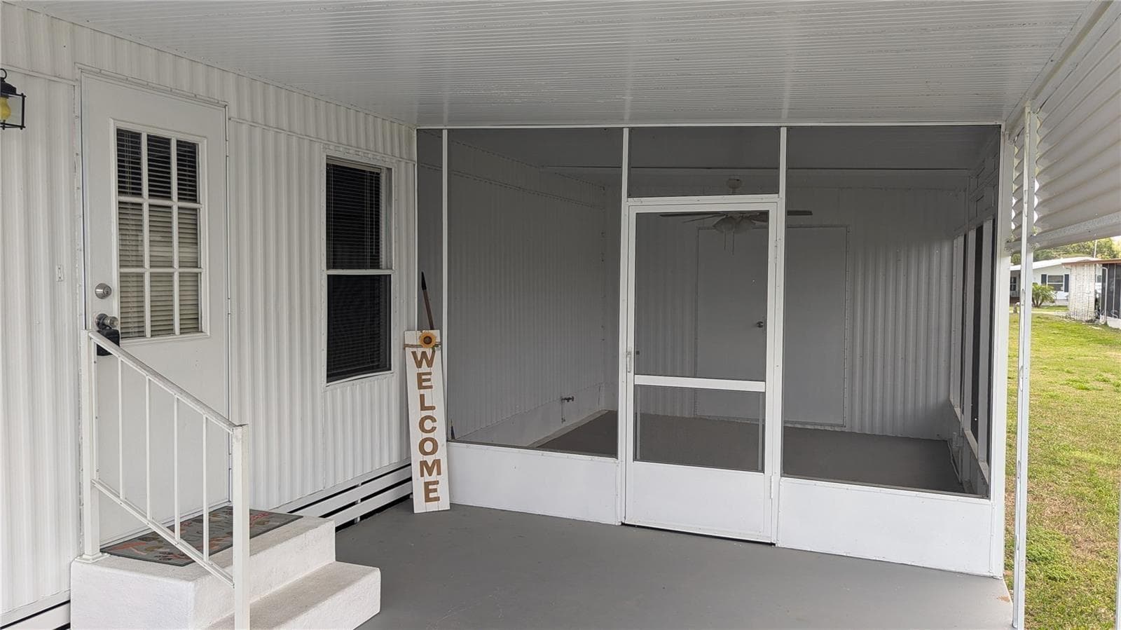 Manufactured Home at 39518 STERLING DR, ZEPHYRHILLS, photo 13 of 27