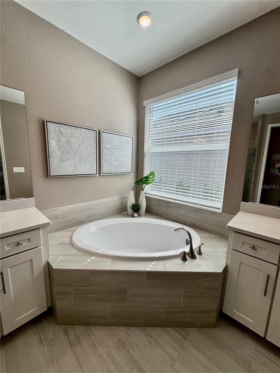 Single Family Residence at 19140 CHERRYSTONE WAY, LAKEWOOD RANCH, photo 12 of 36