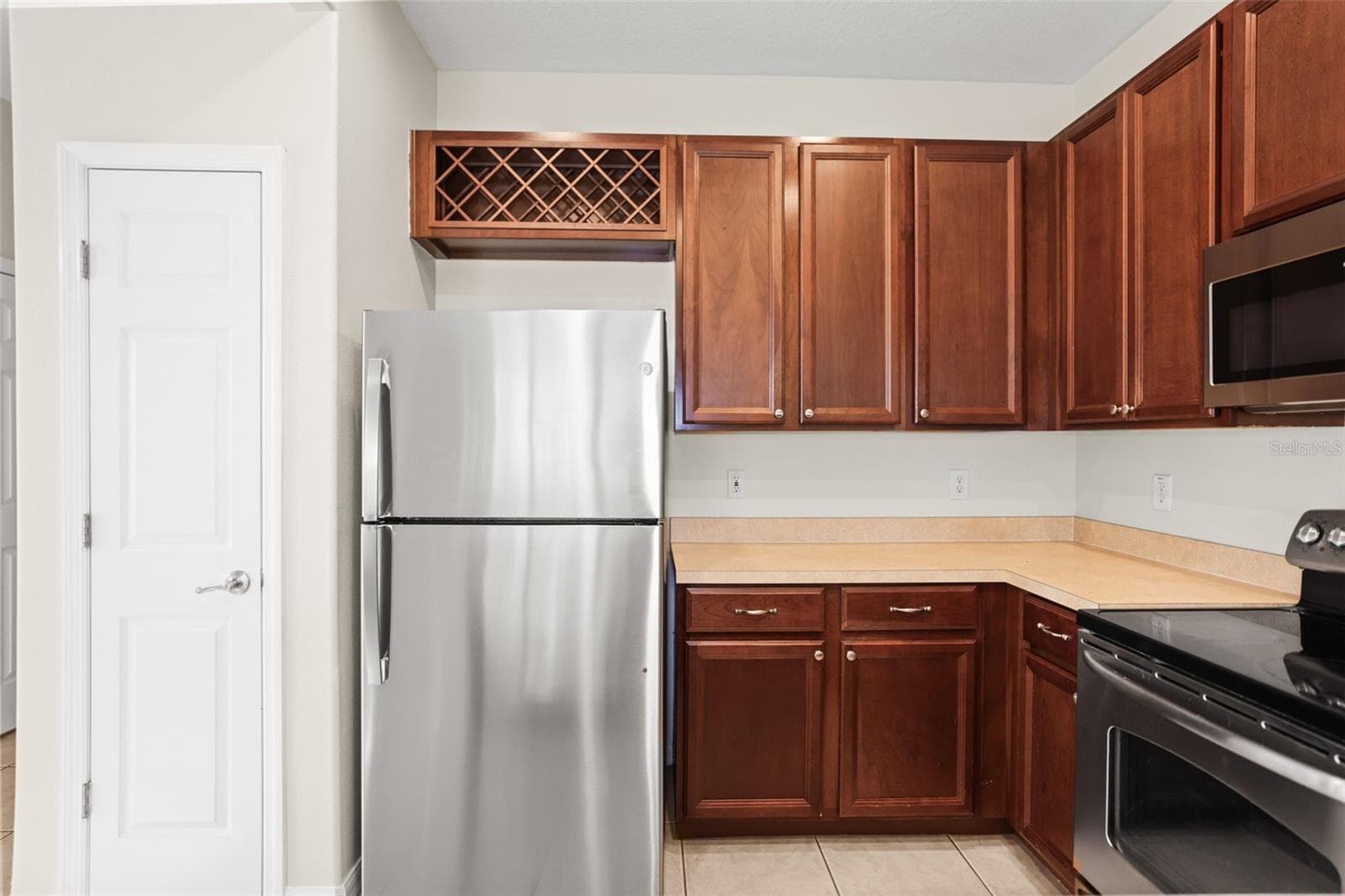 kitchen with a pantry - 1516 TALISKER DR, CLEARWATER