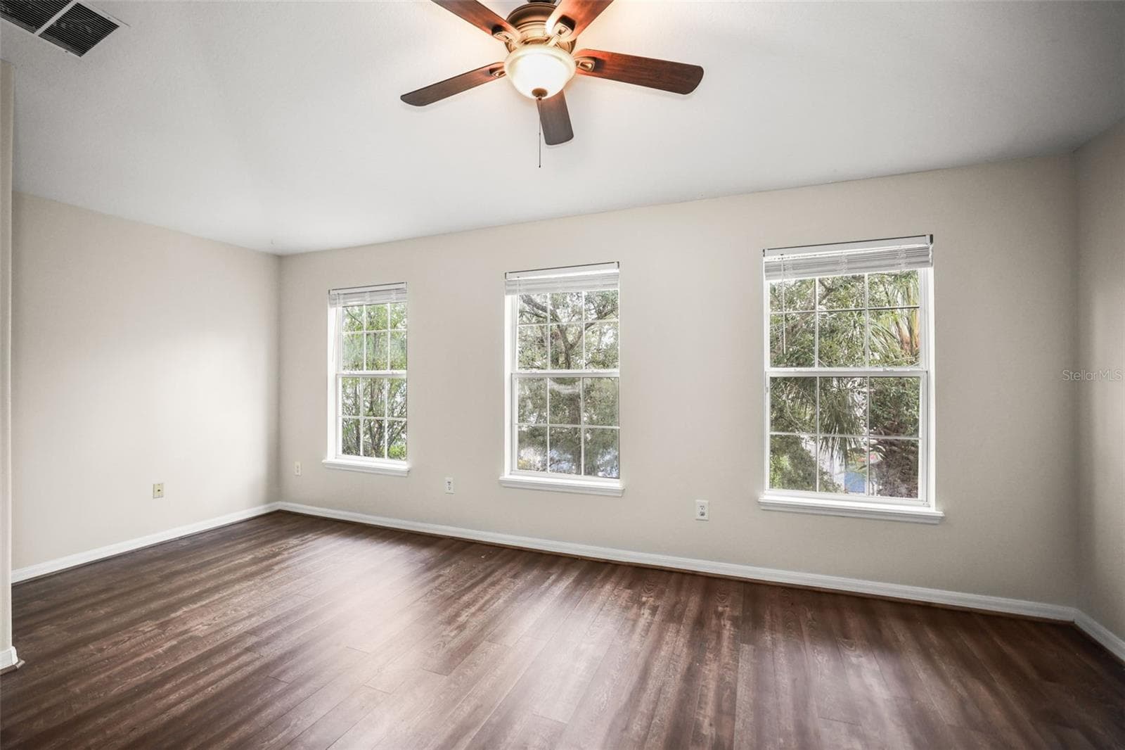 primary bedroom - 1516 TALISKER DR, CLEARWATER