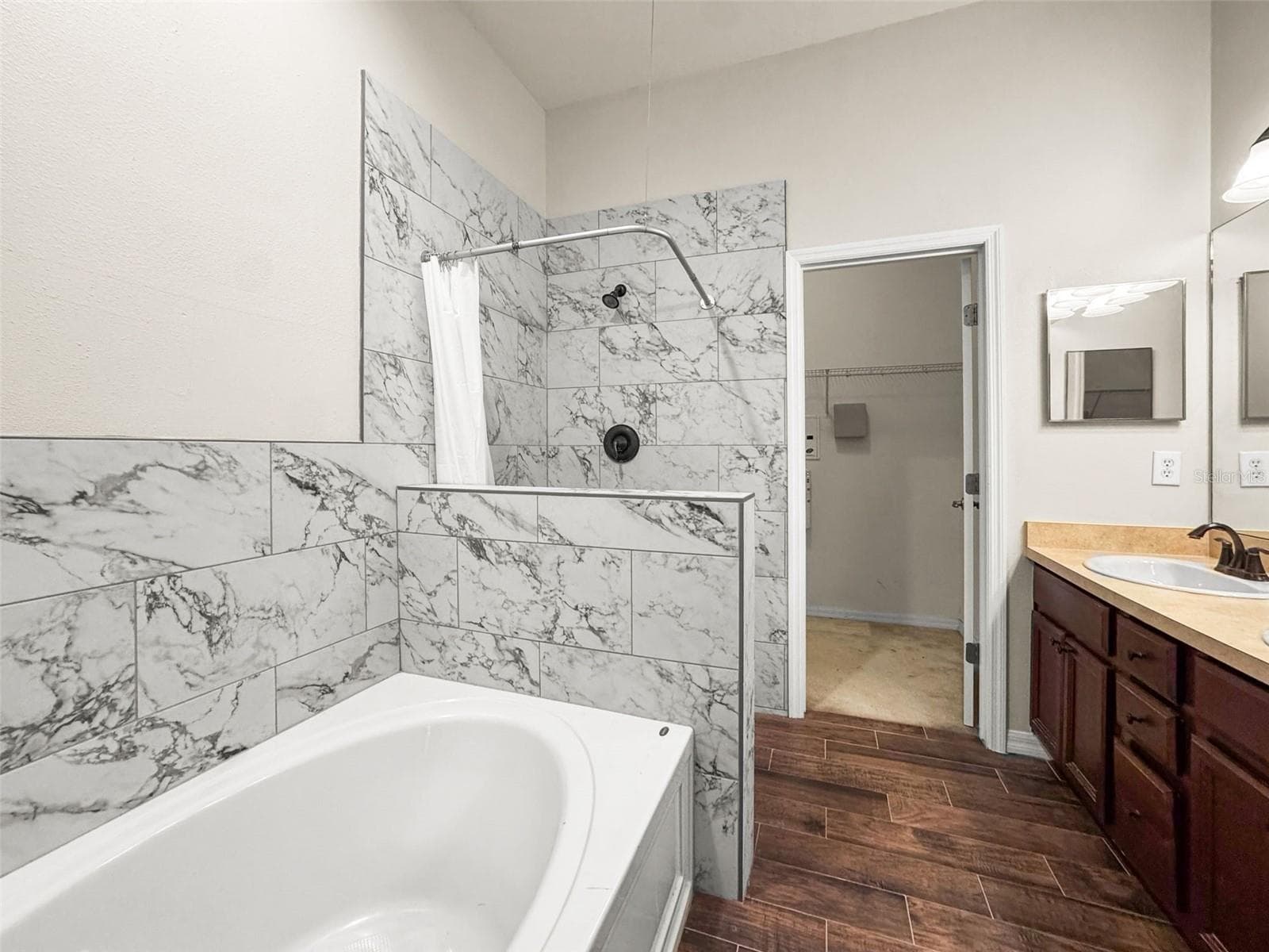 primary bath - 1516 TALISKER DR, CLEARWATER