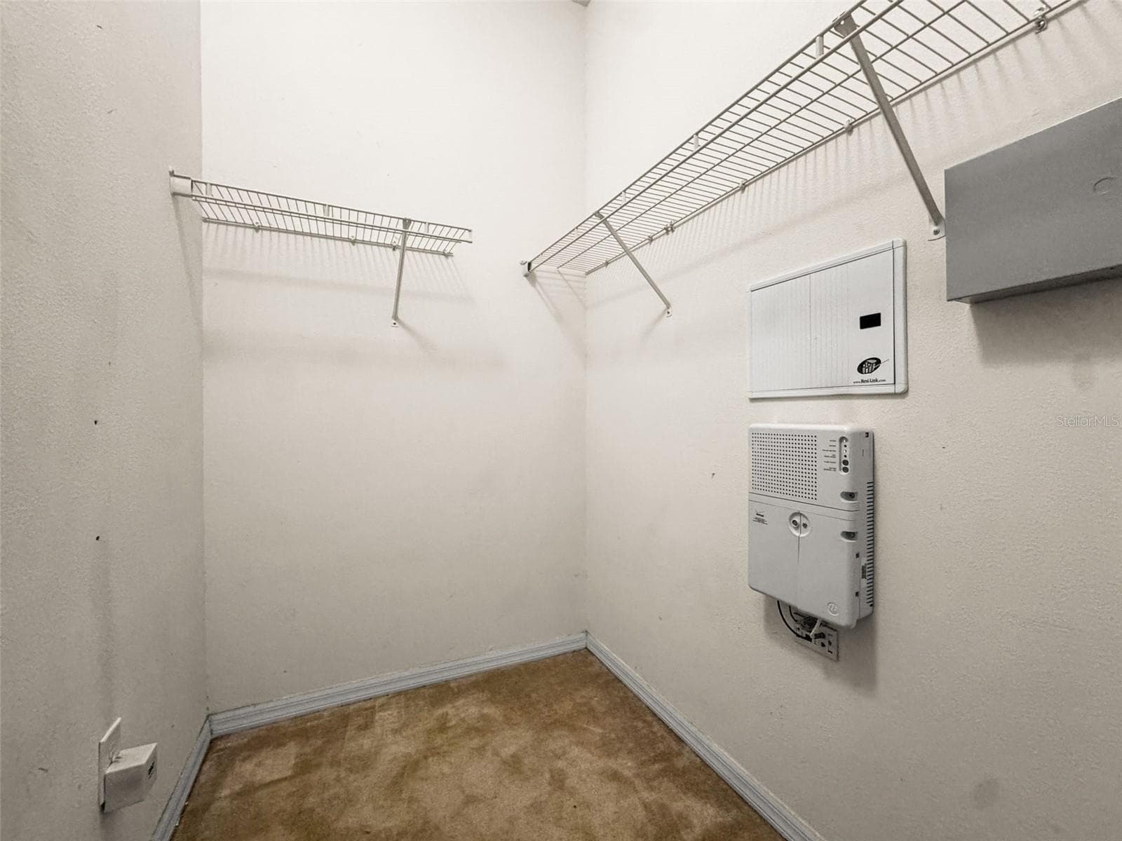 walk-in closet - 1516 TALISKER DR, CLEARWATER