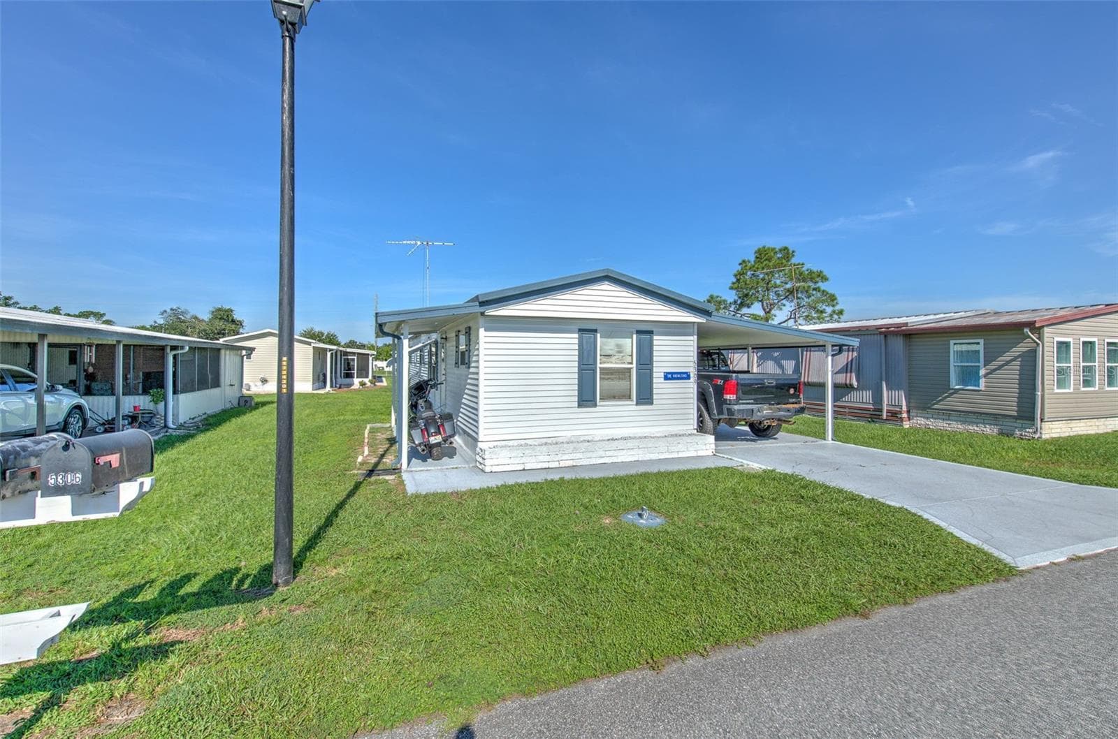 Manufactured Home at 5309 MONTEGO DR, ZEPHYRHILLS, photo 2 of 33