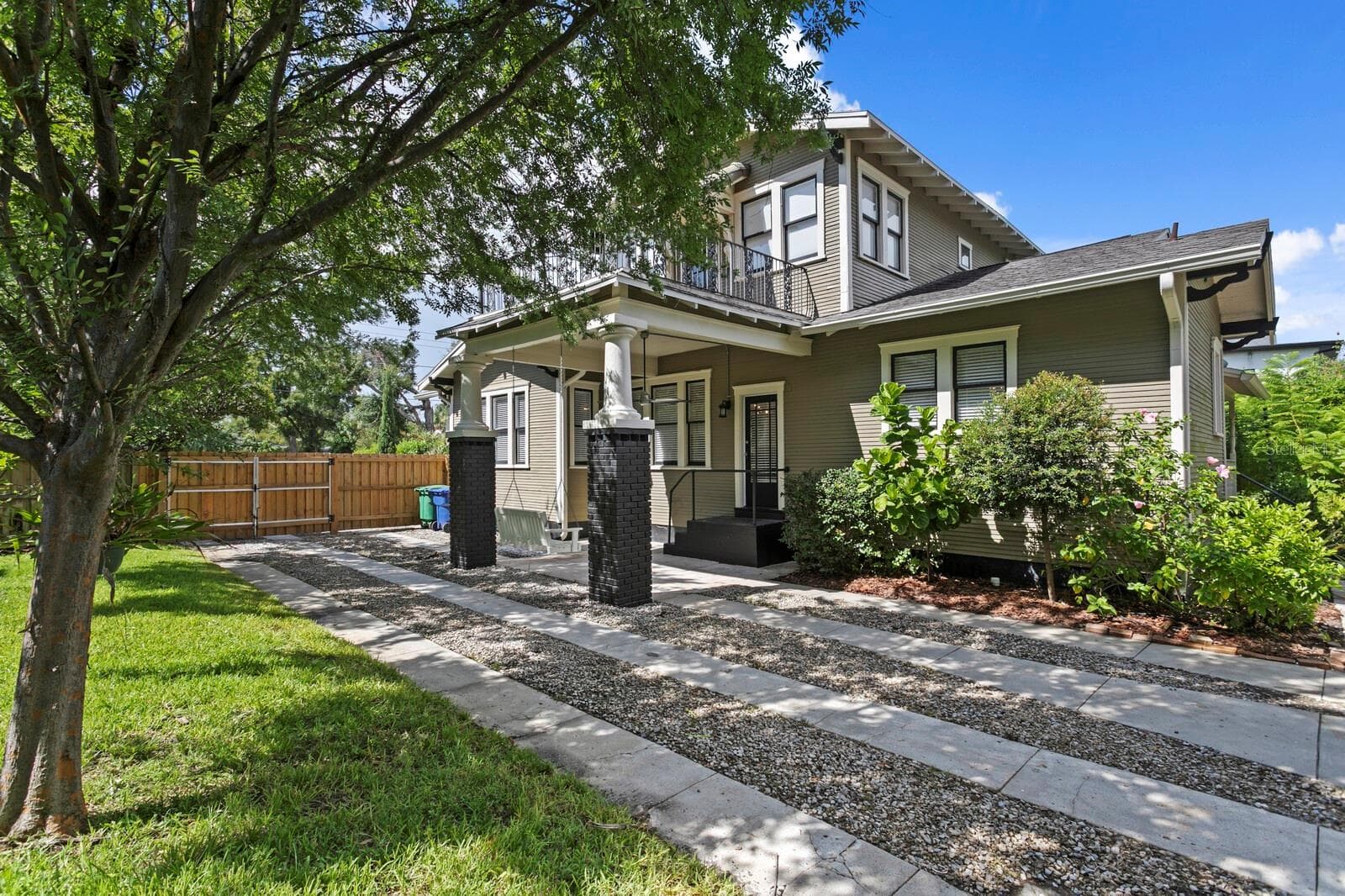SIDE DRIVEWAY - 705 W WEST ST, TAMPA