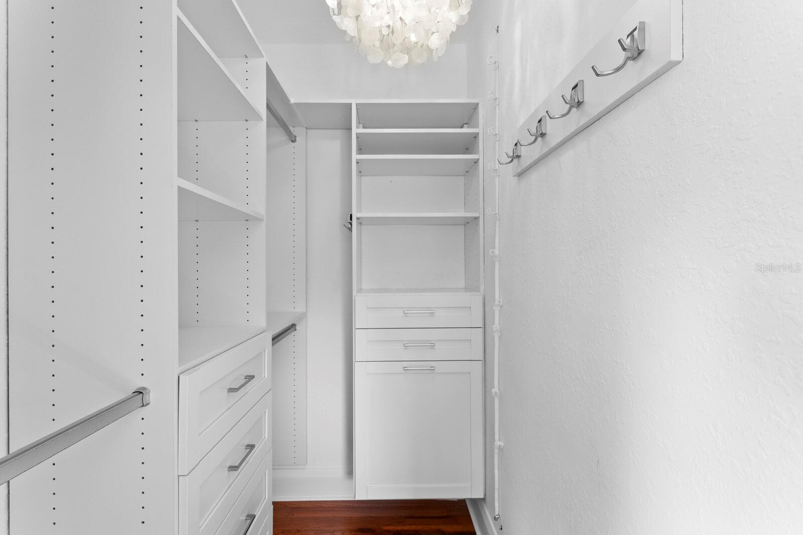 OWNER'S BEDROOM WALK-IN CLOSET - 705 W WEST ST, TAMPA