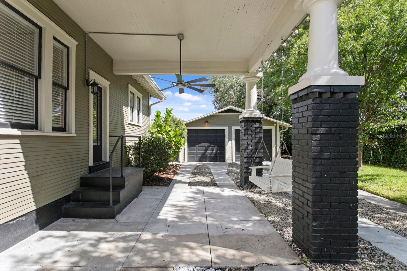 DRIVEWAY WITH GARAGE - 705 W WEST ST, TAMPA