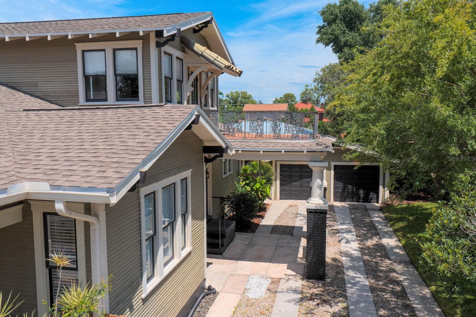 AERIAL VIEW OF DRIVEWAY AND GARAGE - 705 W WEST ST, TAMPA