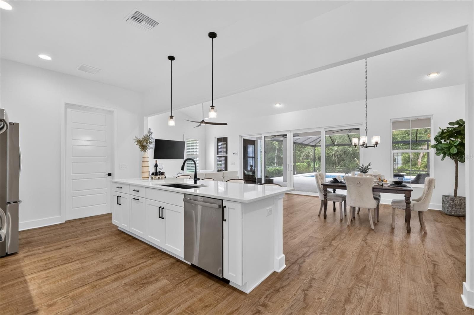 Kitchen and Dining Room - 724 SHIVERS LOOP, THE VILLAGES