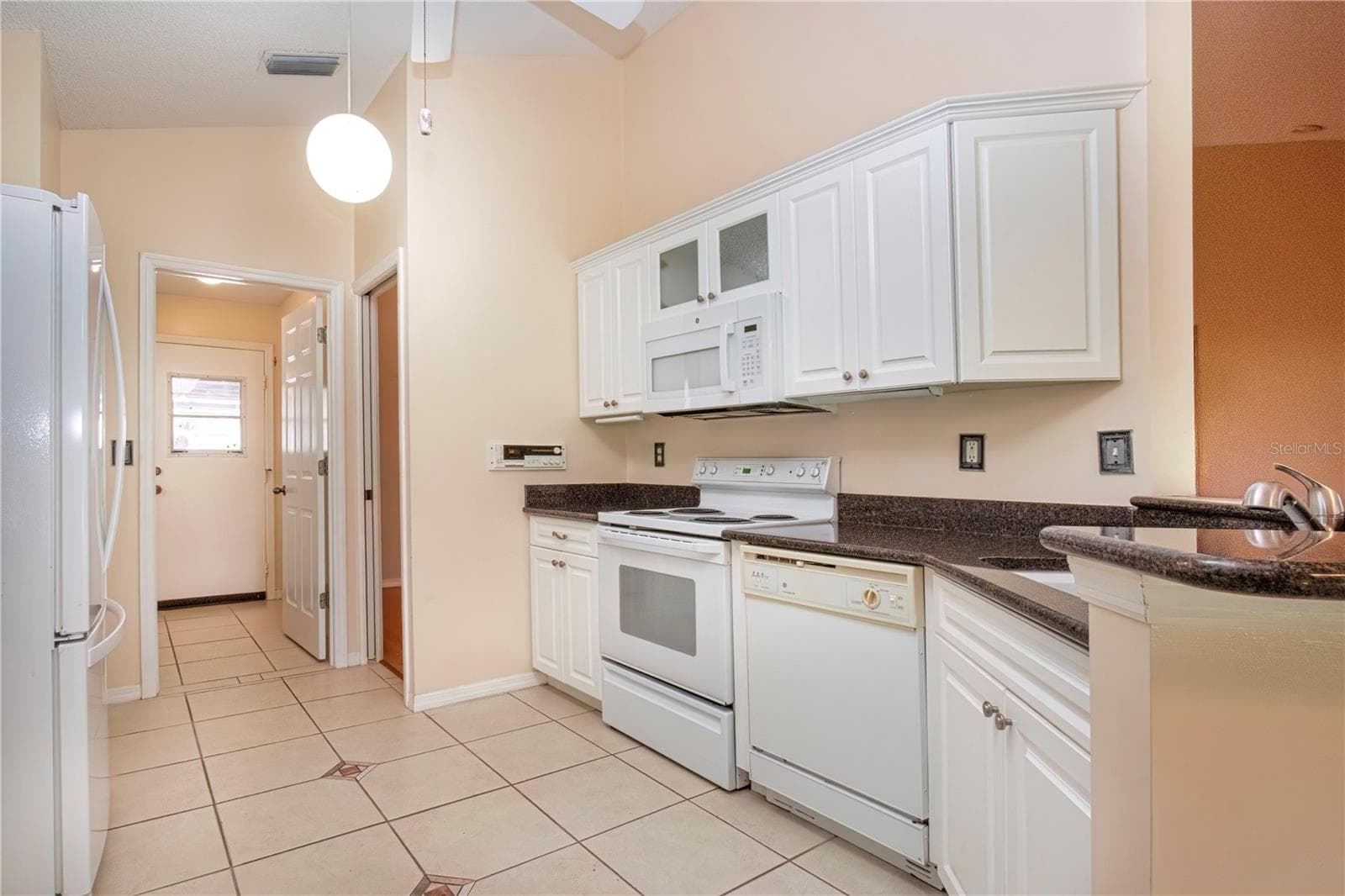 Single Family Residence at 2424 E DEL WEBB BLVD, SUN CITY CENTER, photo 28 of 62