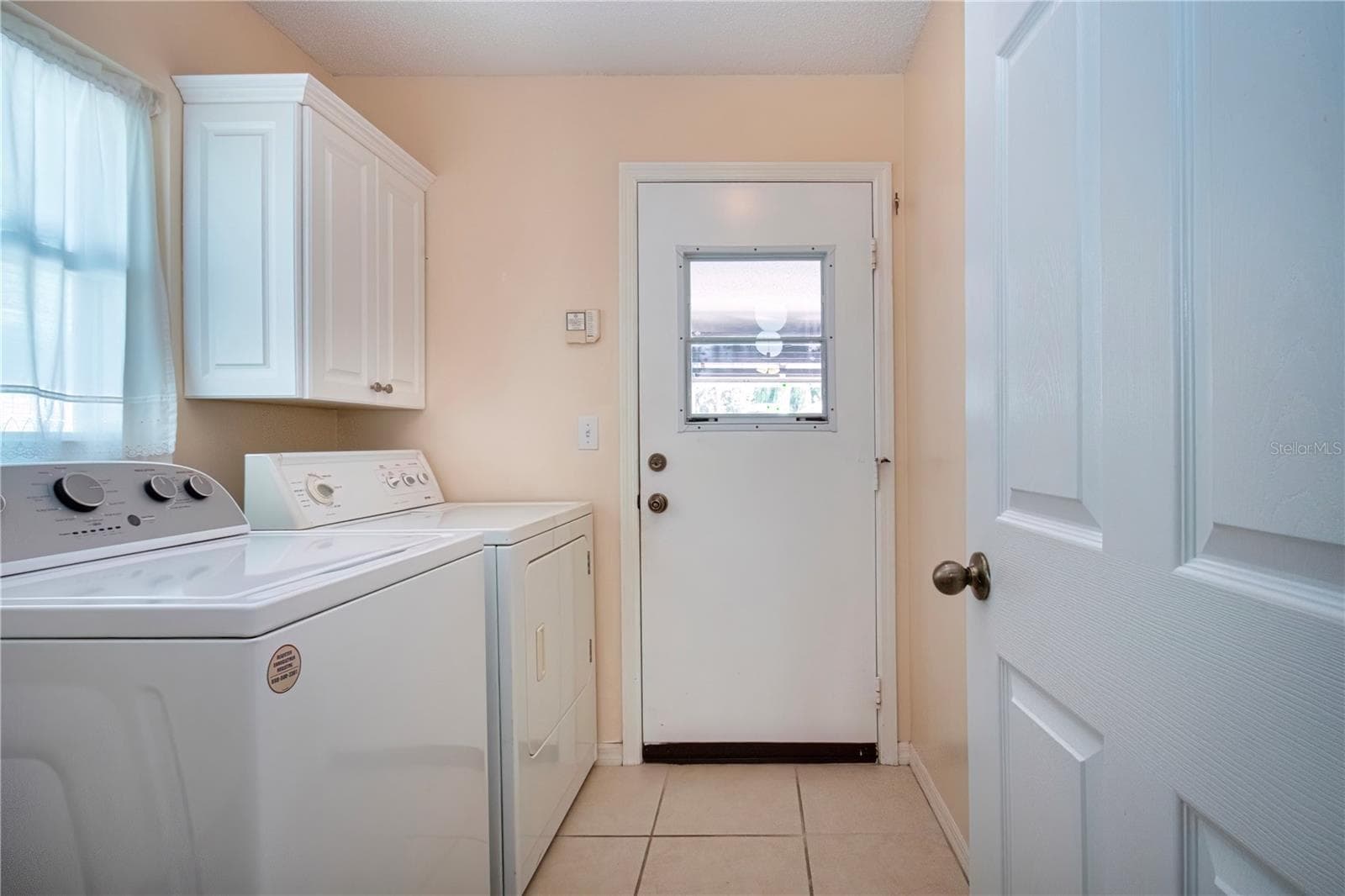 Single Family Residence at 2424 E DEL WEBB BLVD, SUN CITY CENTER, photo 33 of 62