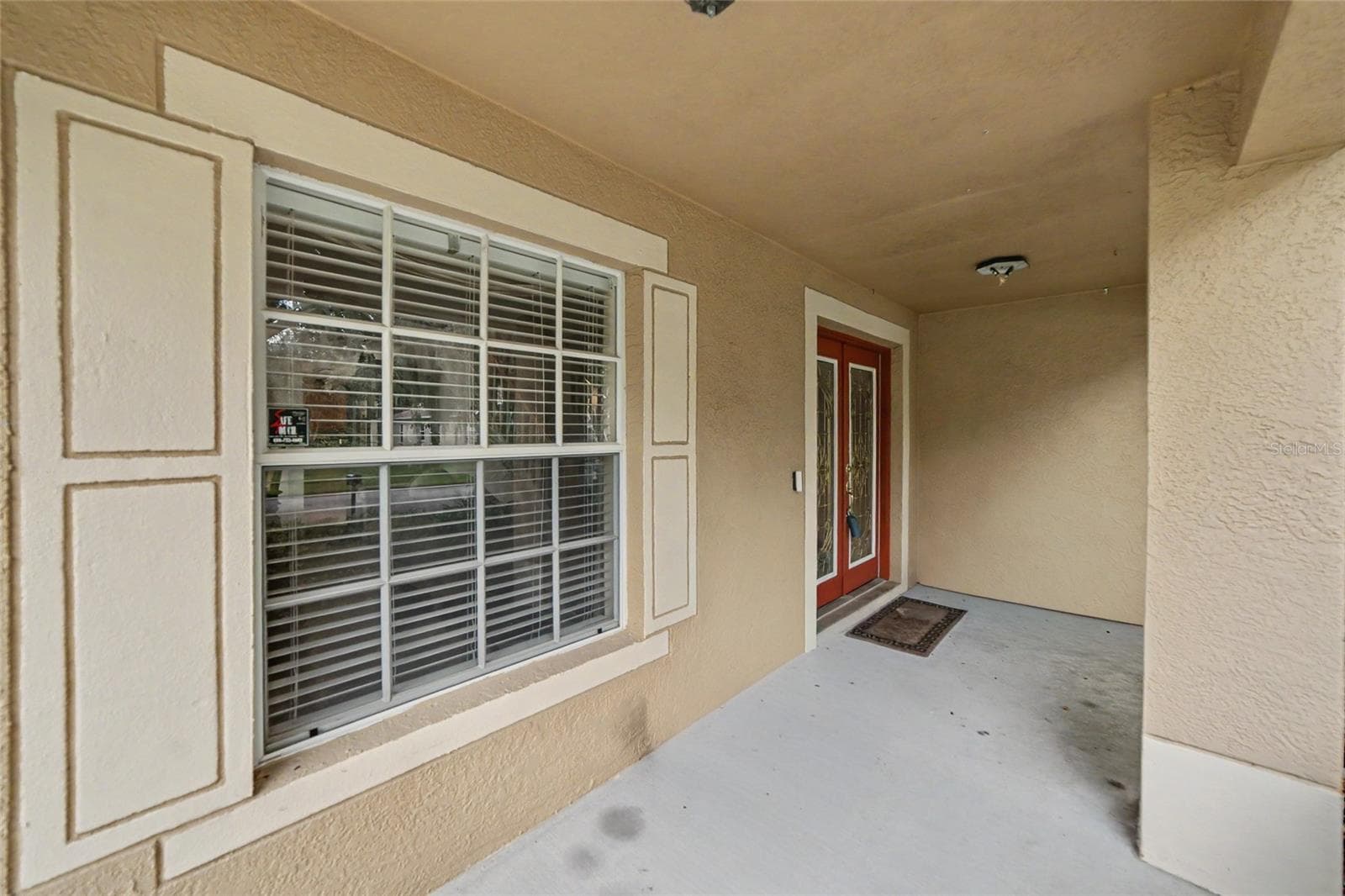 Single Family Residence at 15110 HERONGLEN DR, LITHIA, photo 2 of 31