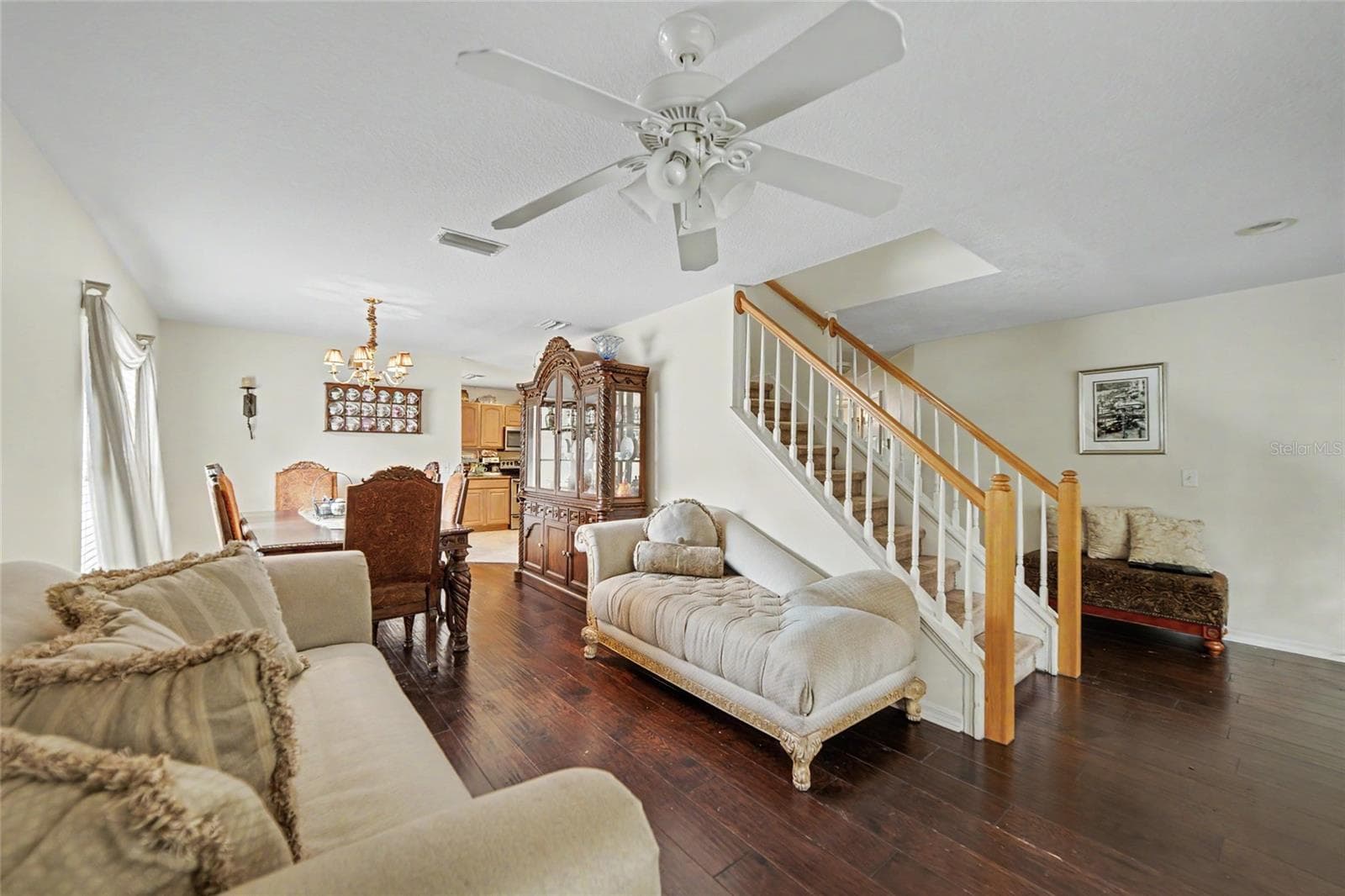 Single Family Residence at 15110 HERONGLEN DR, LITHIA, photo 4 of 31