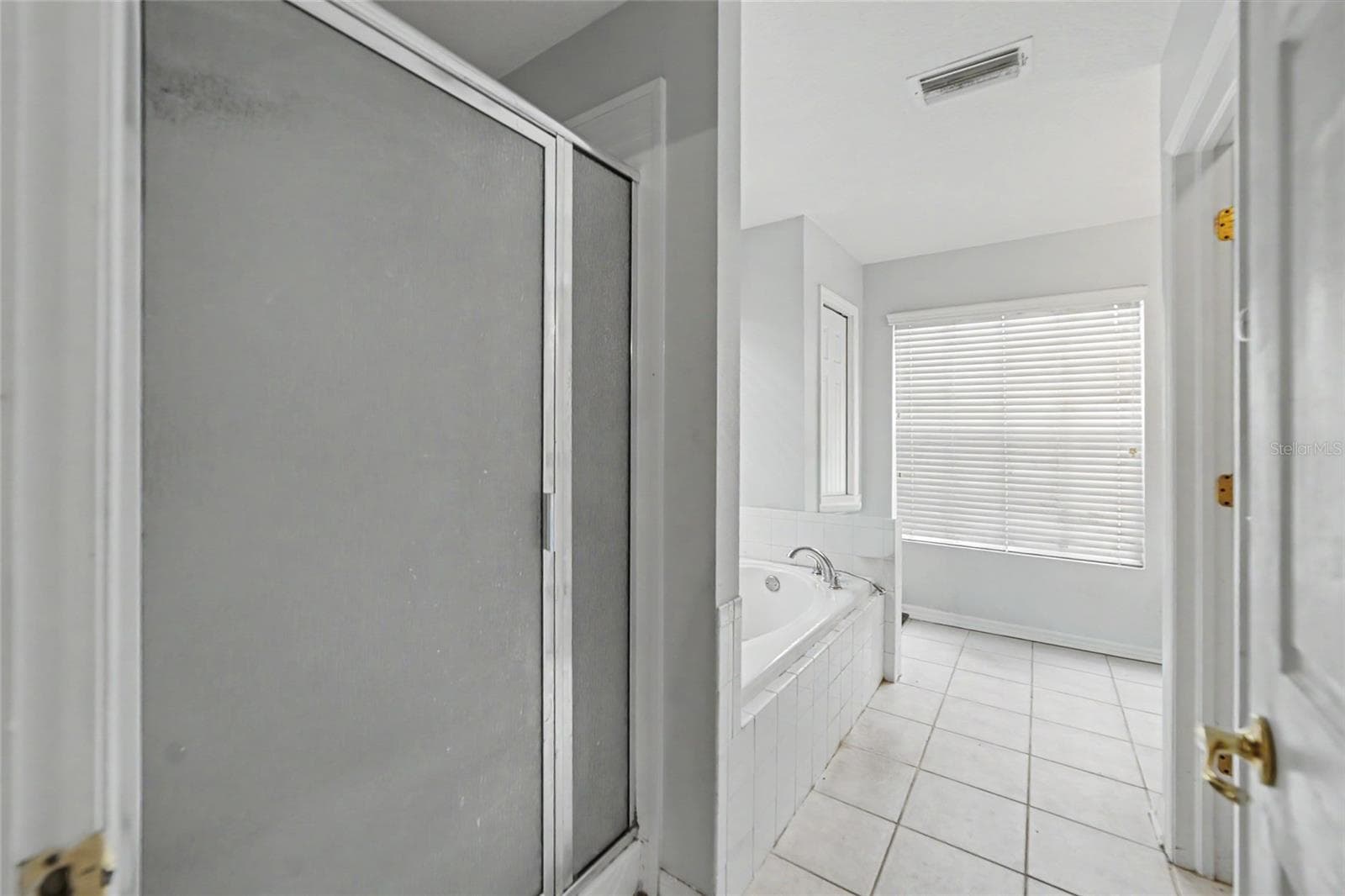 Single Family Residence at 15110 HERONGLEN DR, LITHIA, photo 17 of 31