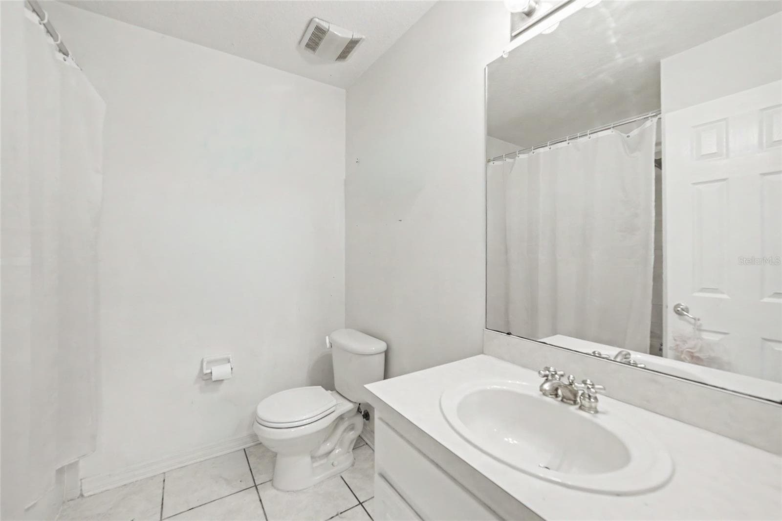 Single Family Residence at 15110 HERONGLEN DR, LITHIA, photo 21 of 31