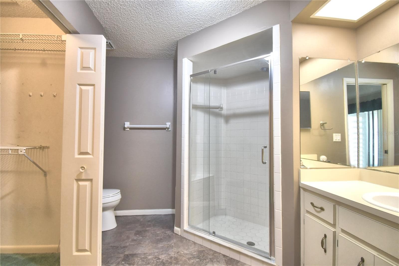P Bath - 4408 GLENNS LNDG, WINTER HAVEN