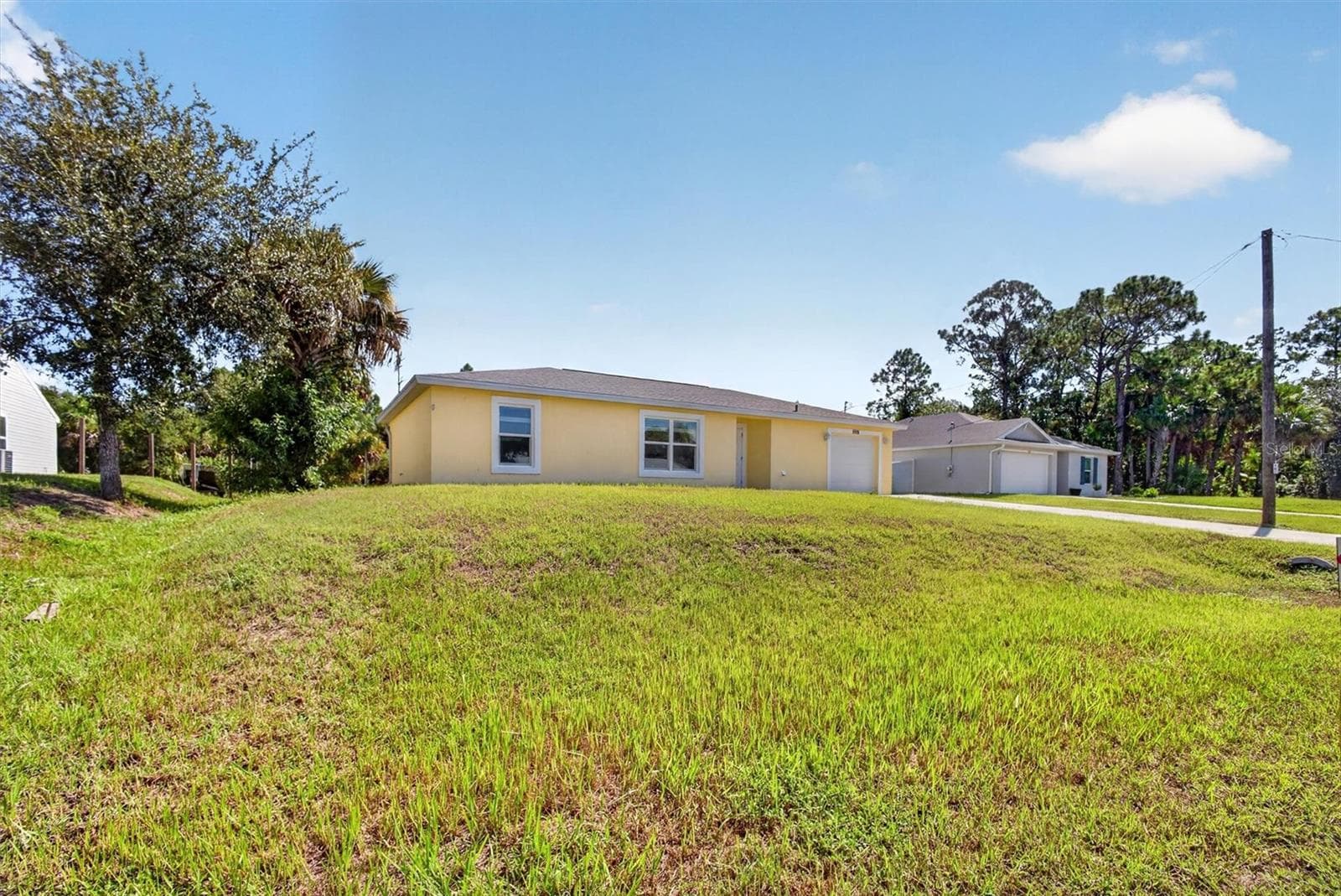 Single Family Residence at 5008 S OBISPO CIR, LABELLE, photo 2 of 36