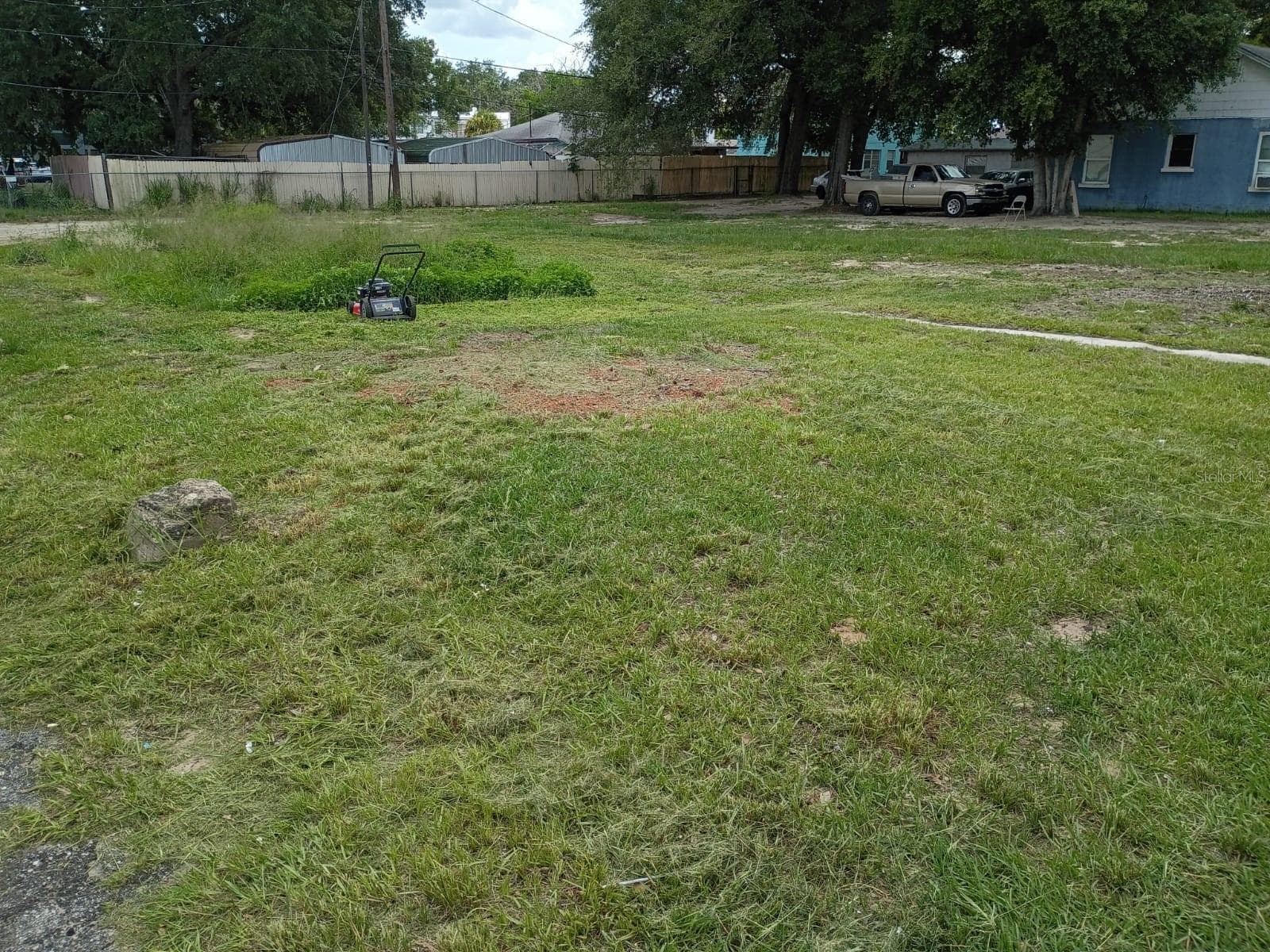 15 W SESSOMS AVE
