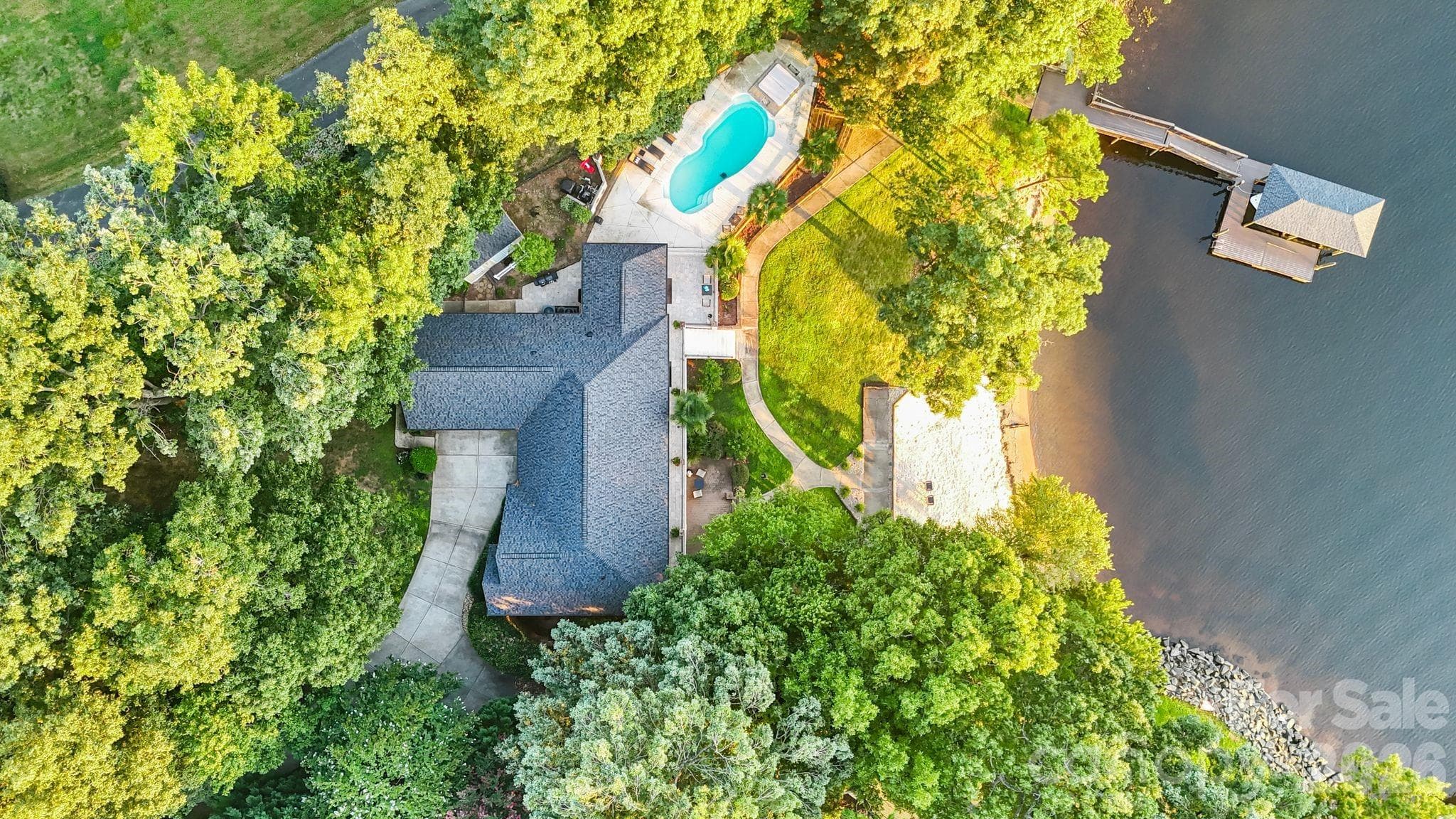 172 Mariner Pointe Lane