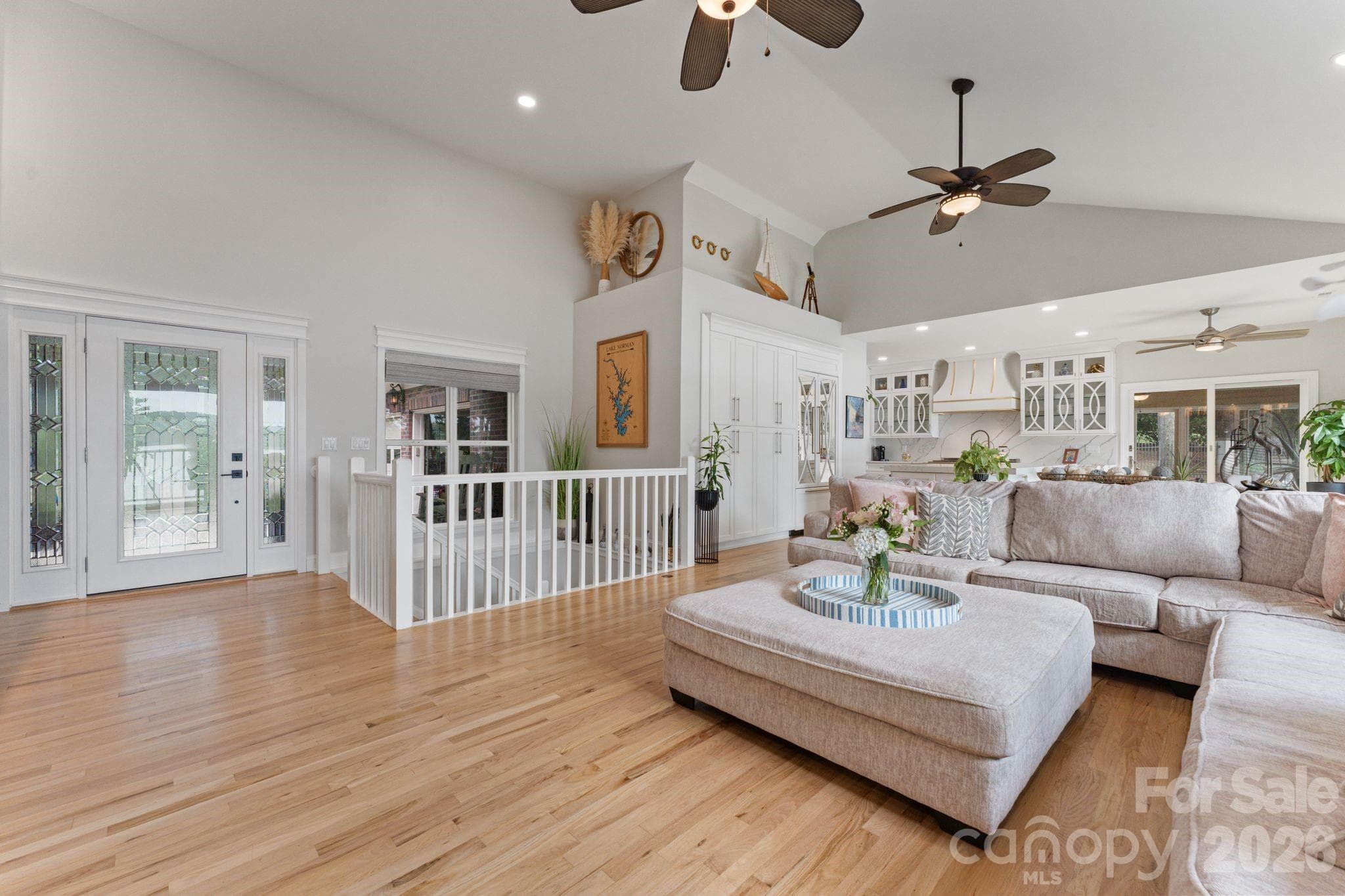 Single Family Residence at 172 Mariner Pointe Lane, Mooresville, photo 8 of 48