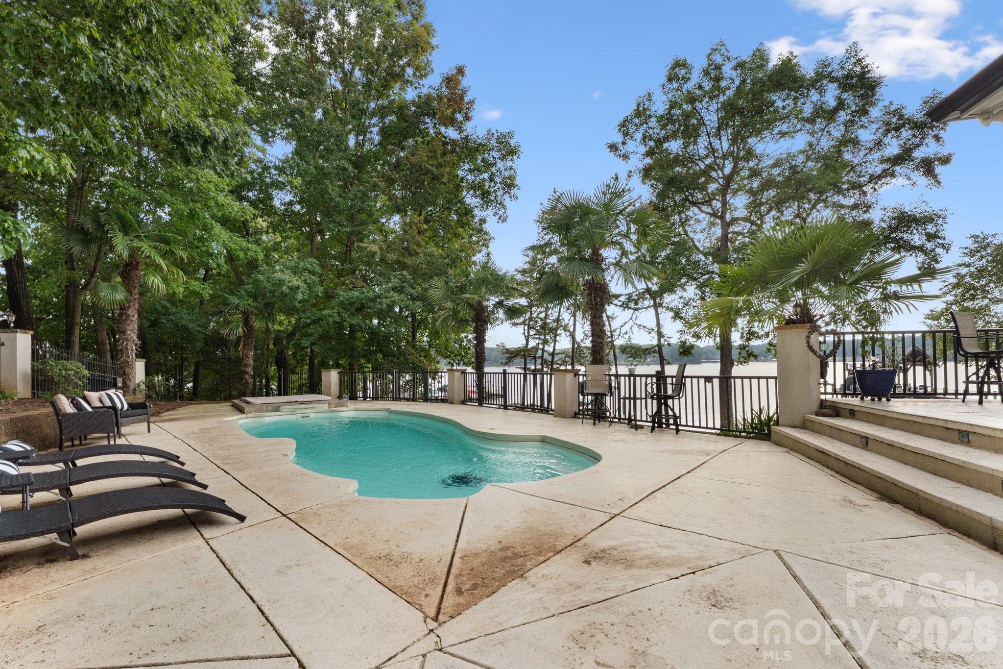 Single Family Residence at 172 Mariner Pointe Lane, Mooresville, photo 40 of 48