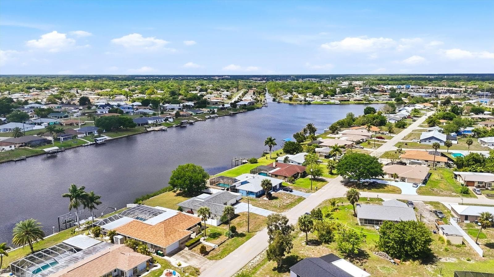 Single Family Residence at 814 ELLICOTT CIR NW, PORT CHARLOTTE, photo 9 of 52