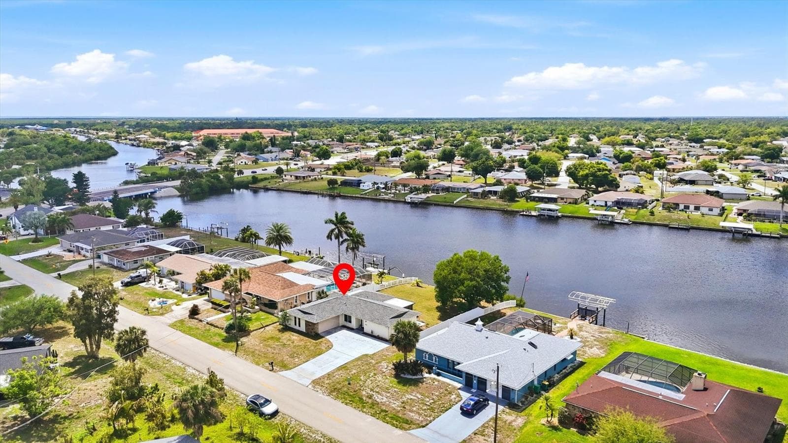 Single Family Residence at 814 ELLICOTT CIR NW, PORT CHARLOTTE, photo 10 of 52