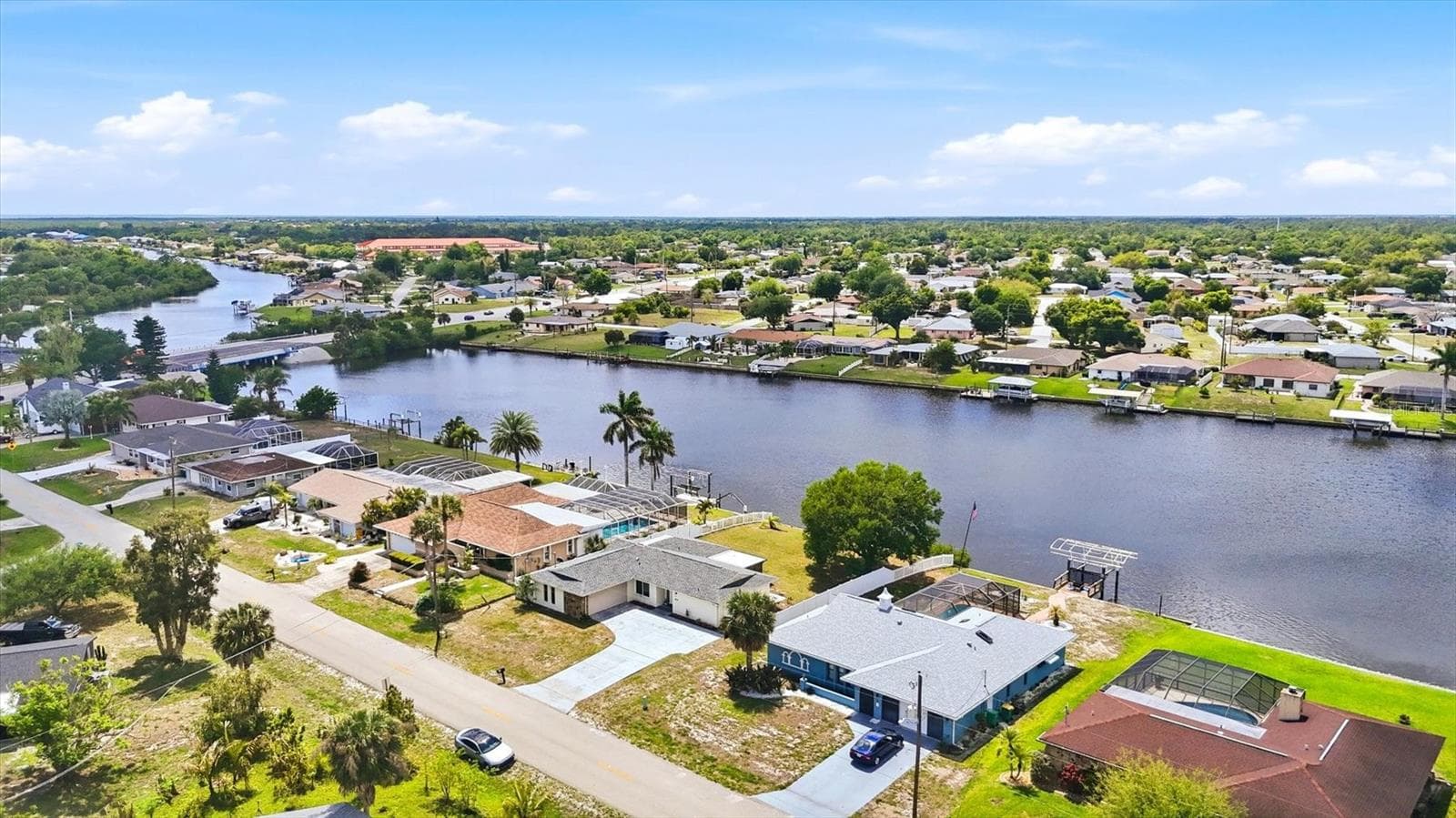 Single Family Residence at 814 ELLICOTT CIR NW, PORT CHARLOTTE, photo 11 of 52