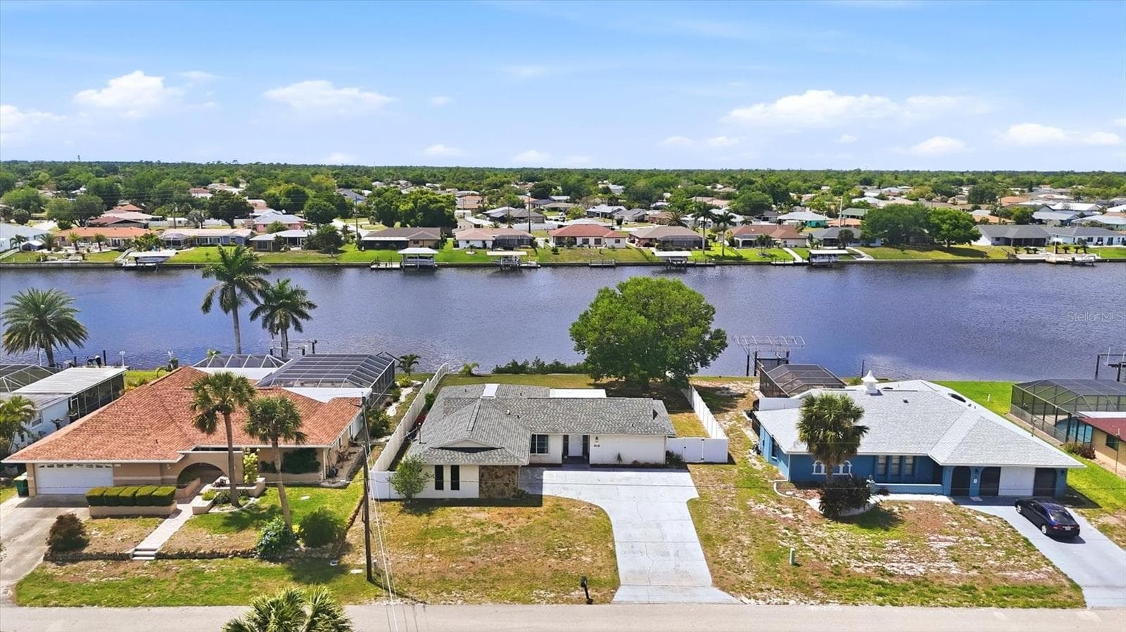Single Family Residence at 814 ELLICOTT CIR NW, PORT CHARLOTTE, photo 12 of 52