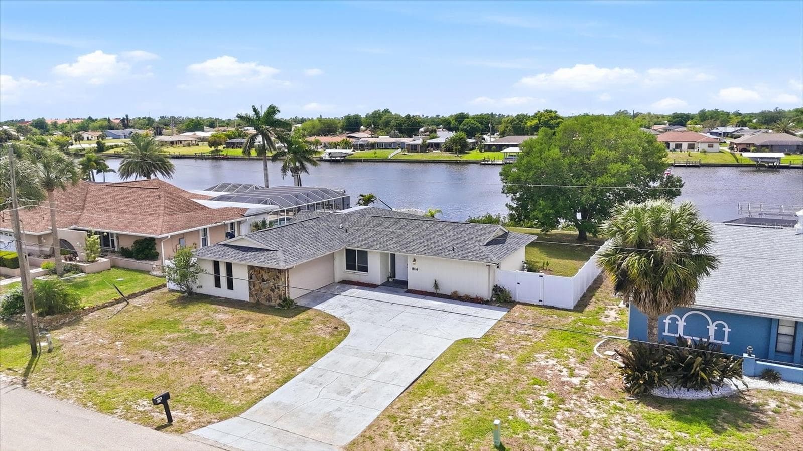 Single Family Residence at 814 ELLICOTT CIR NW, PORT CHARLOTTE, photo 13 of 52