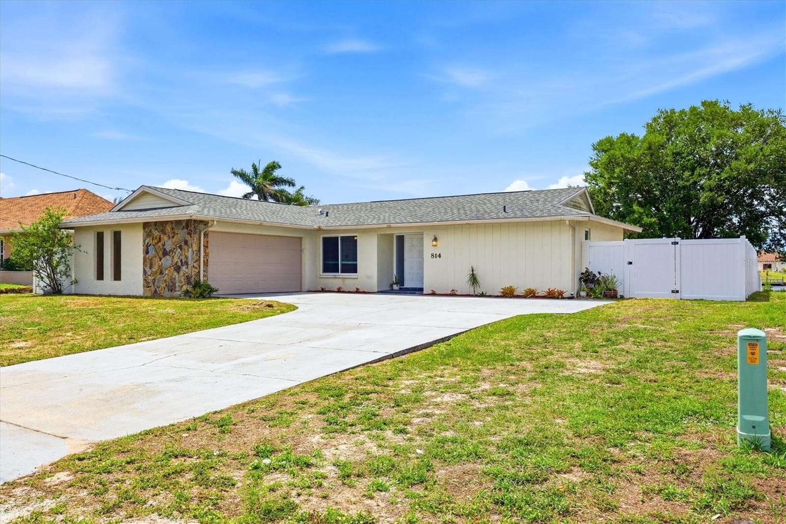 Single Family Residence at 814 ELLICOTT CIR NW, PORT CHARLOTTE, photo 17 of 52