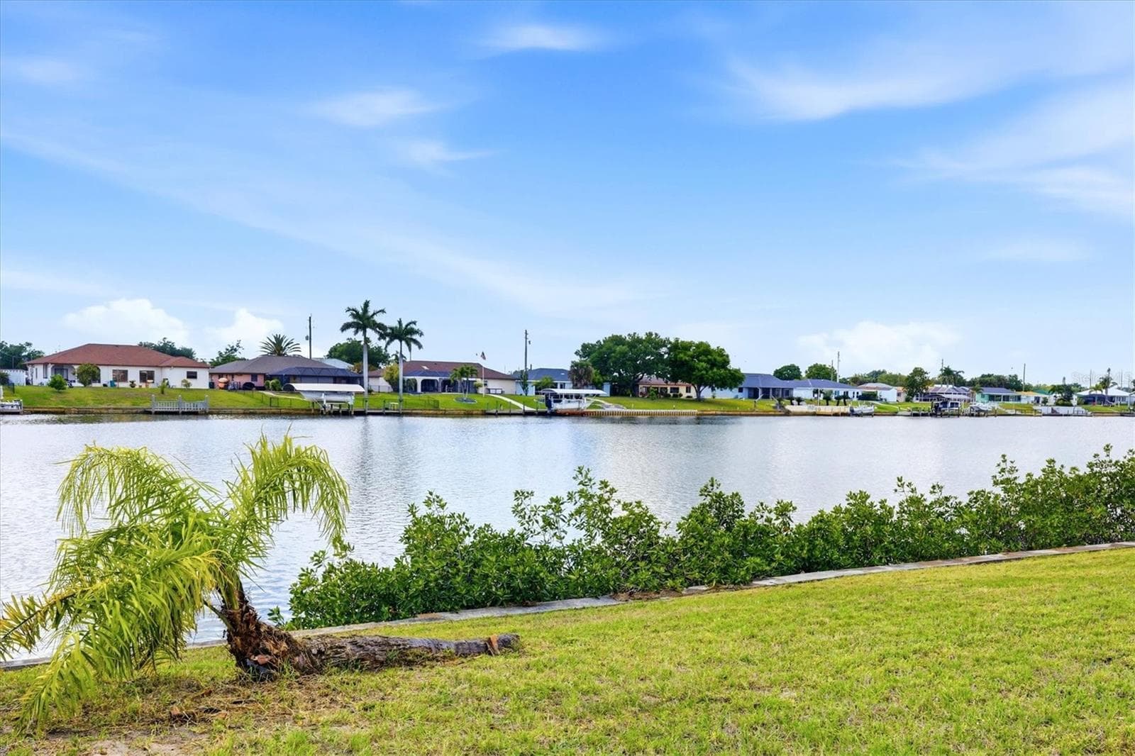Single Family Residence at 814 ELLICOTT CIR NW, PORT CHARLOTTE, photo 44 of 52