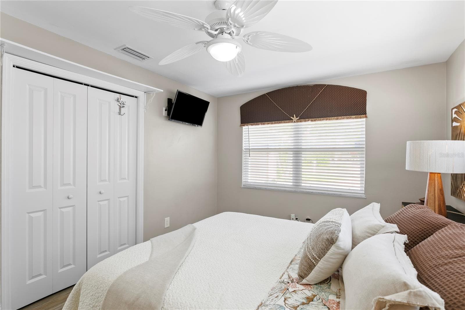 Single Family Residence at 3142 W VINA DEL MAR BLVD, ST PETE BEACH, photo 20 of 41