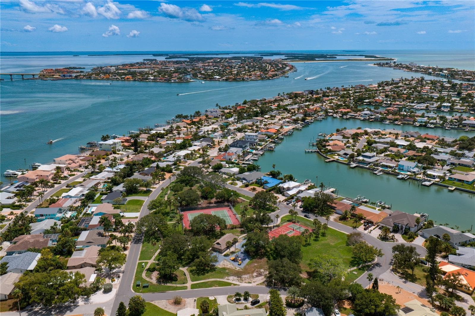 Vina Del Mar Park - 3142 W VINA DEL MAR BLVD, ST PETE BEACH
