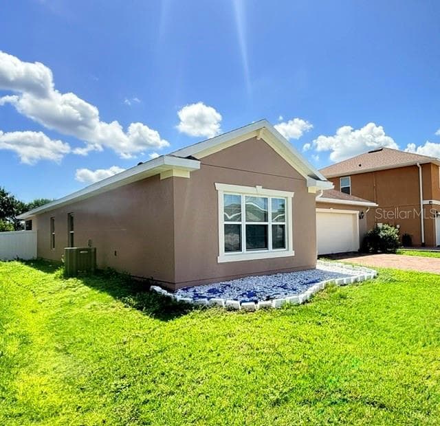 Single Family Residence at 2365 BARTON BAY CT, KISSIMMEE, photo 2 of 8