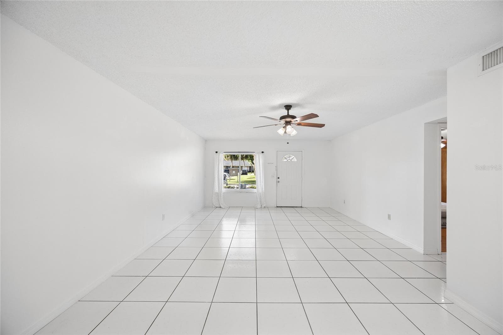 Condominium at 725 NORTHLAKE BLVD #10, ALTAMONTE SPRINGS, photo 4 of 27