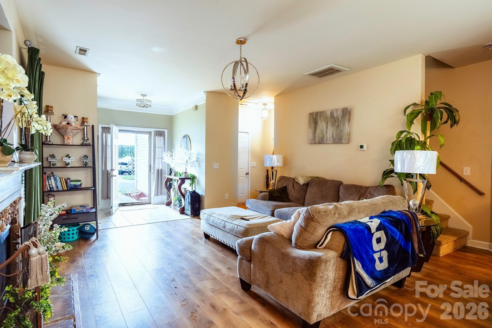 Living Room - 948 Sundance Drive, Gastonia