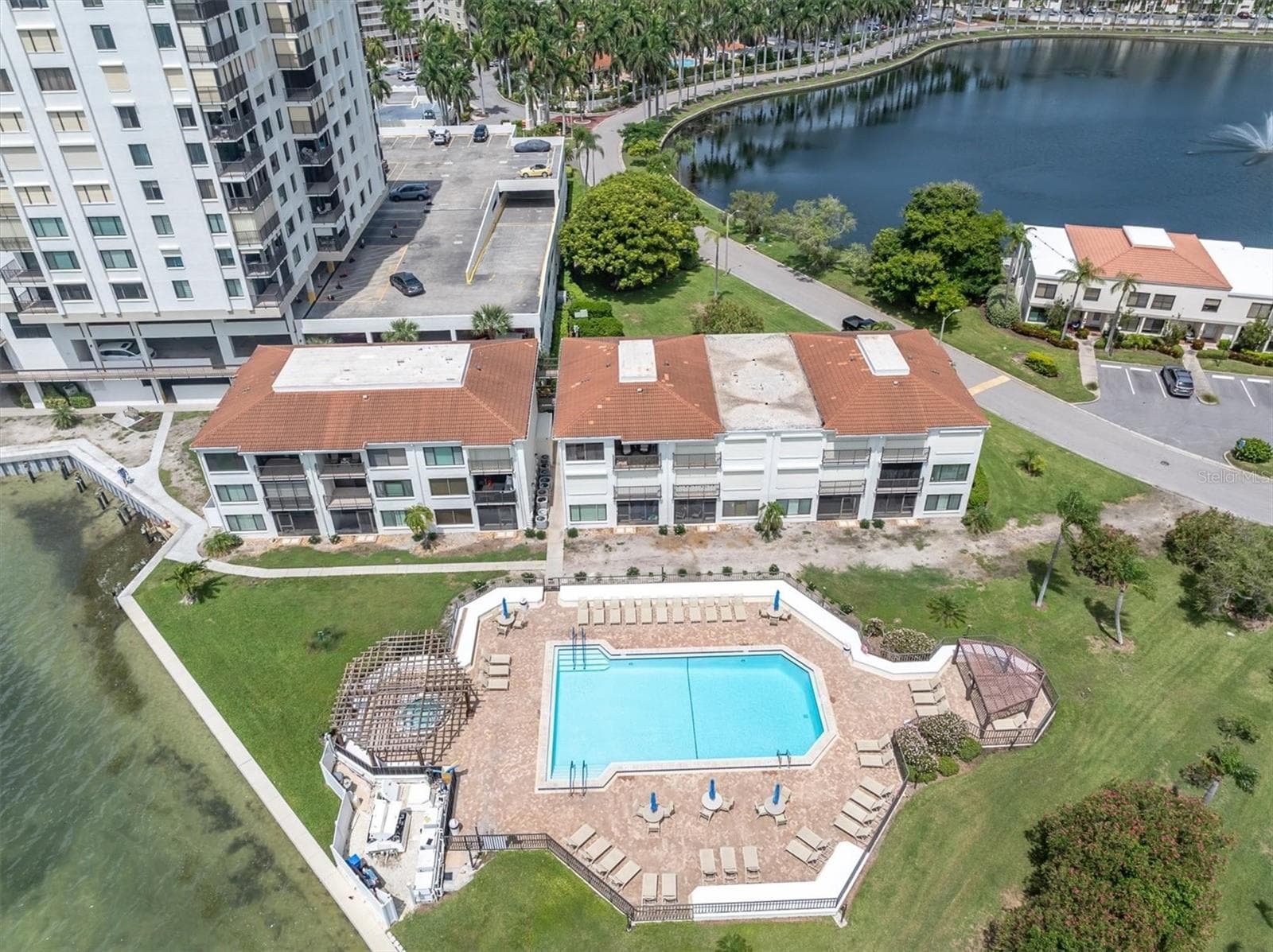 Resort-Style Waterfront Pool and Spa at Bahia Del Mar - 6287 BAHIA DEL MAR CIR #401, ST PETERSBURG