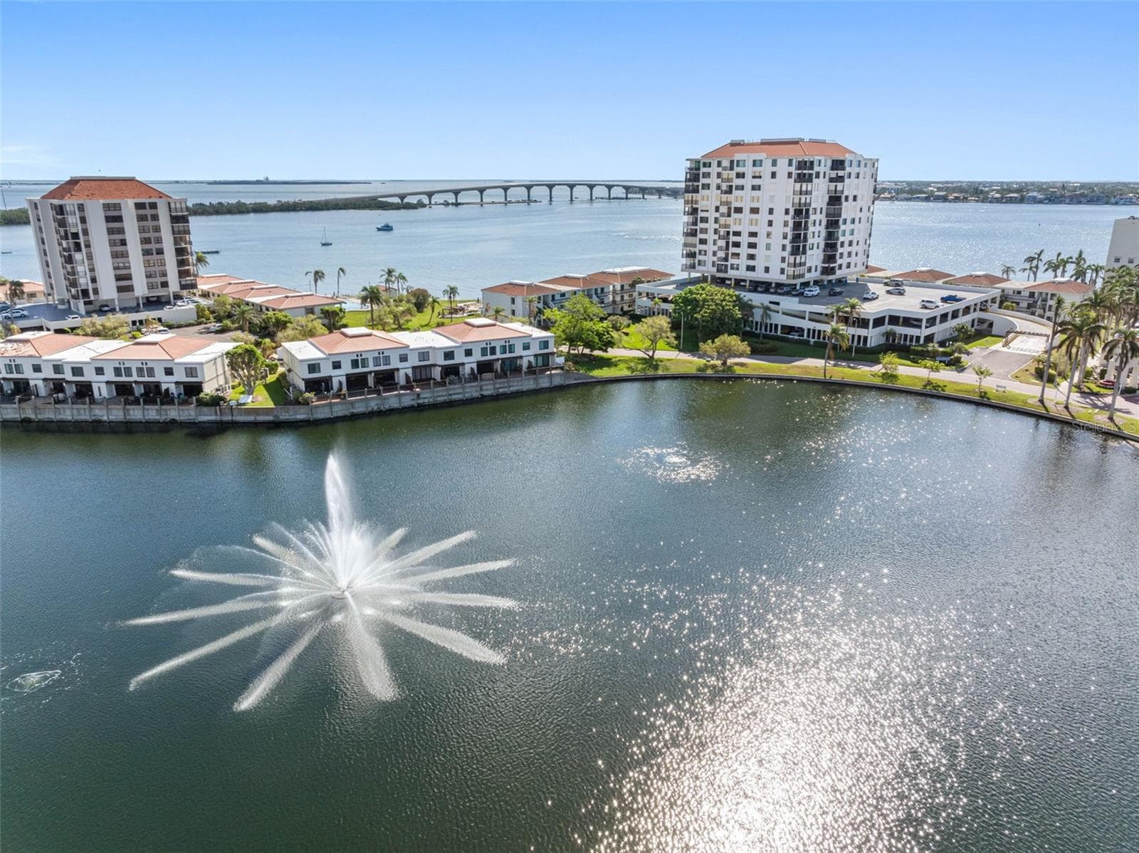 Lake Bahia Views with Sparkling Fountains and Swaying Palms - 6287 BAHIA DEL MAR CIR #401, ST PETERSBURG