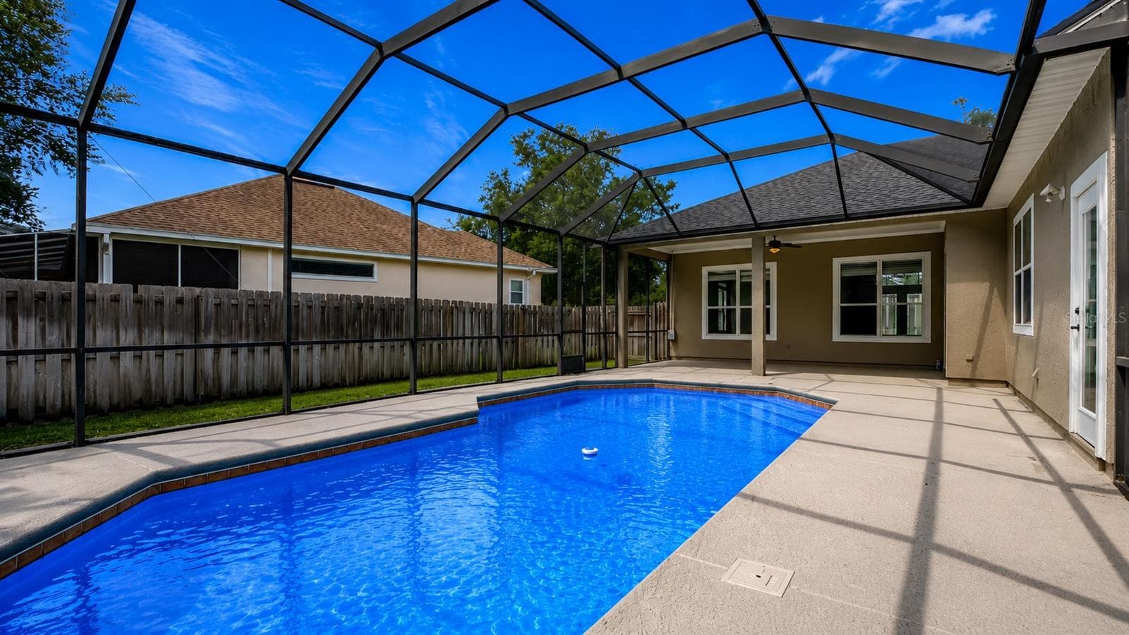 420 TWIN OAKS LN