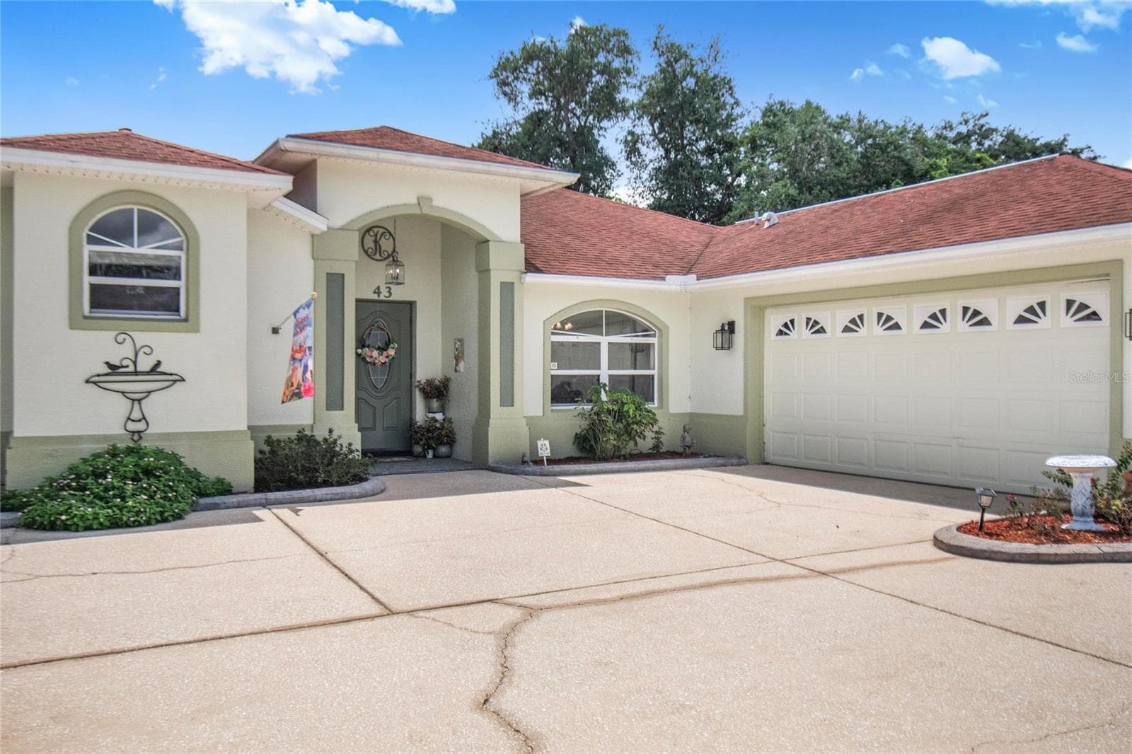 Side entry garage - 43 FOLSON LN, PALM COAST