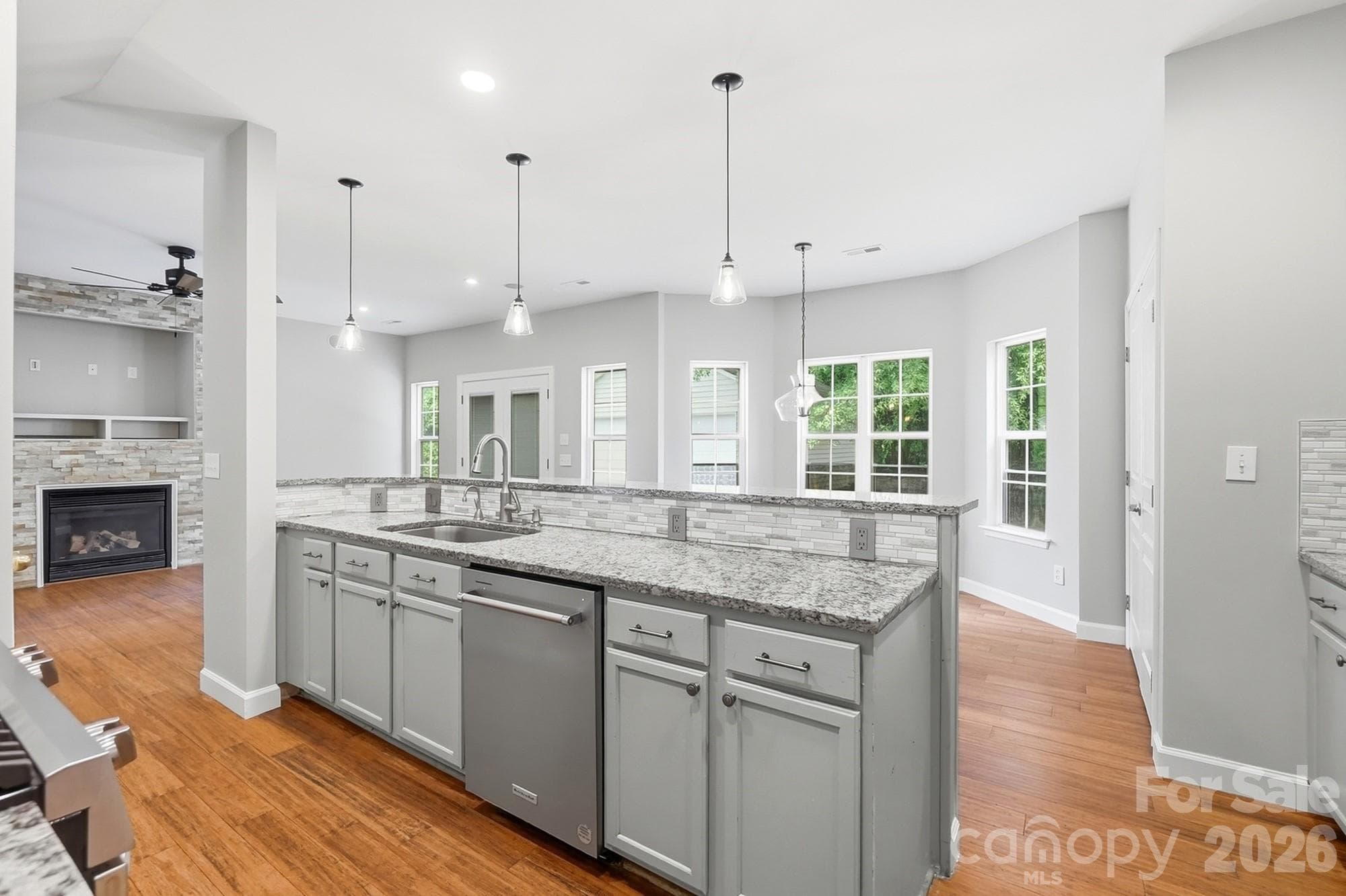 Single Family Residence at 11402 Heritage Green Drive, Cornelius, photo 13 of 48