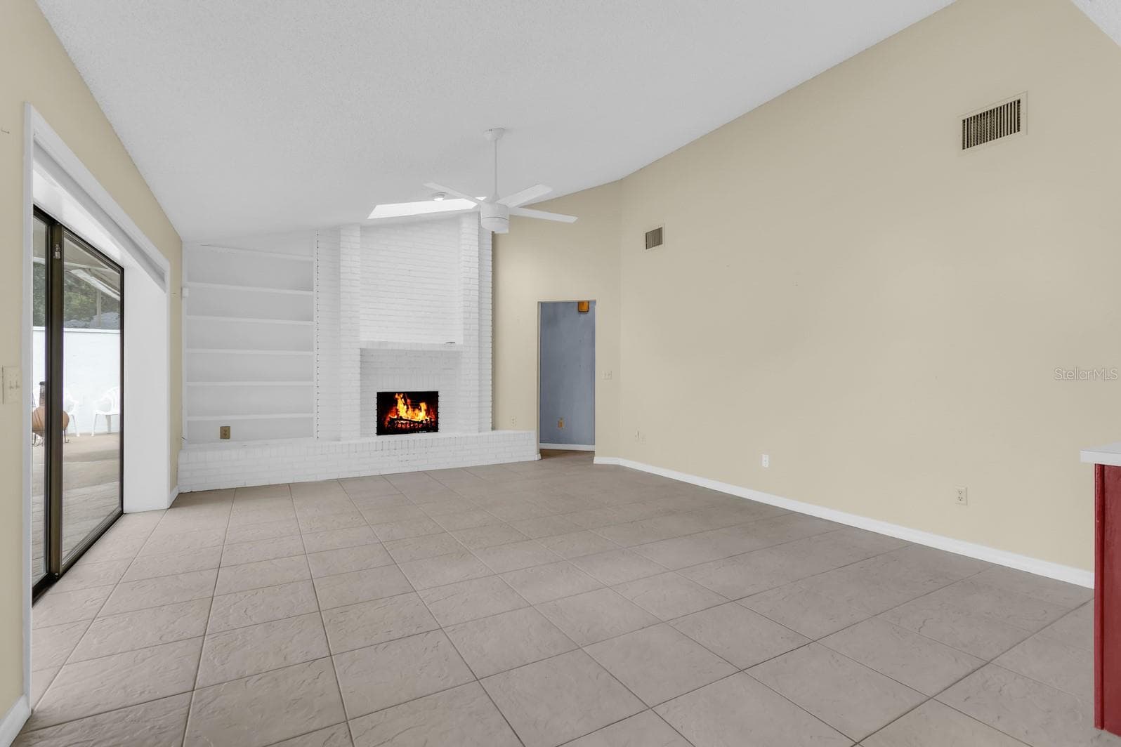 Single Family Residence at 381 HAVERLAKE CIR, APOPKA, photo 6 of 43