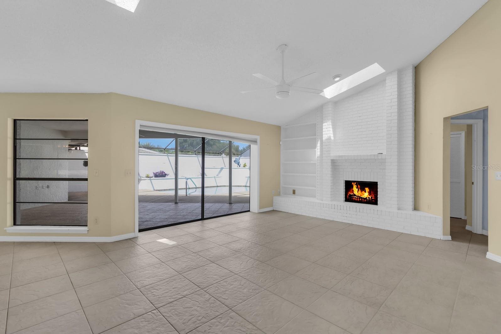Single Family Residence at 381 HAVERLAKE CIR, APOPKA, photo 8 of 43