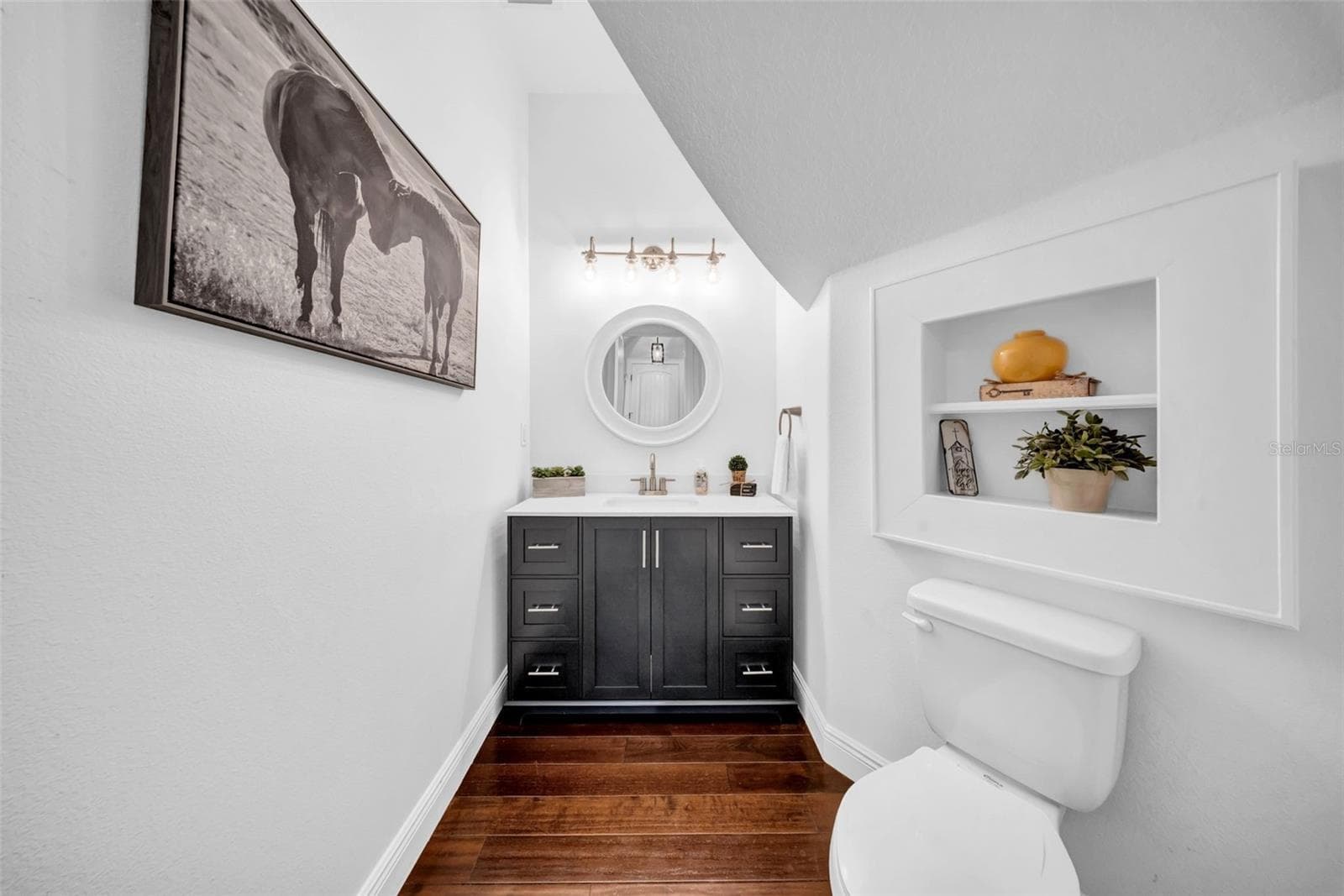 Guest Bath 1 - 17930 DORMAN RD, LITHIA