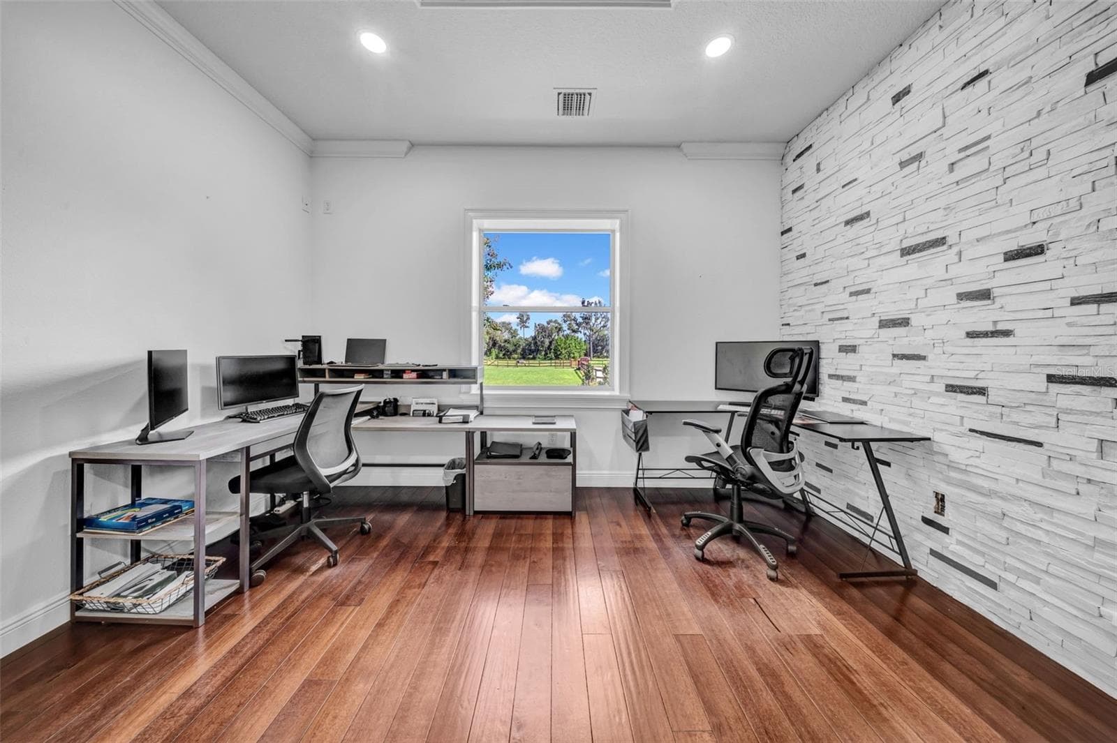 Office - 17930 DORMAN RD, LITHIA