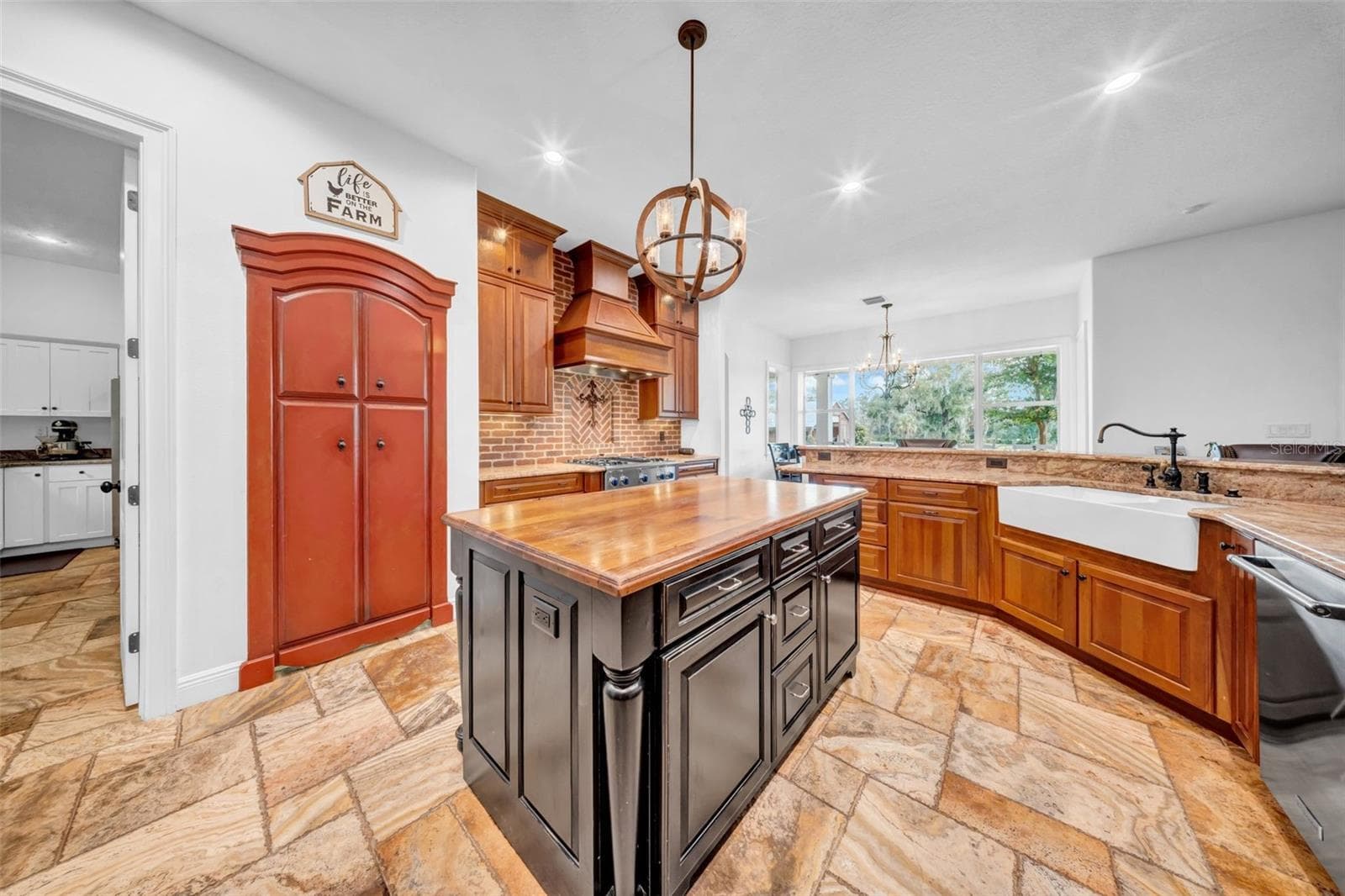 Kitchen - 17930 DORMAN RD, LITHIA
