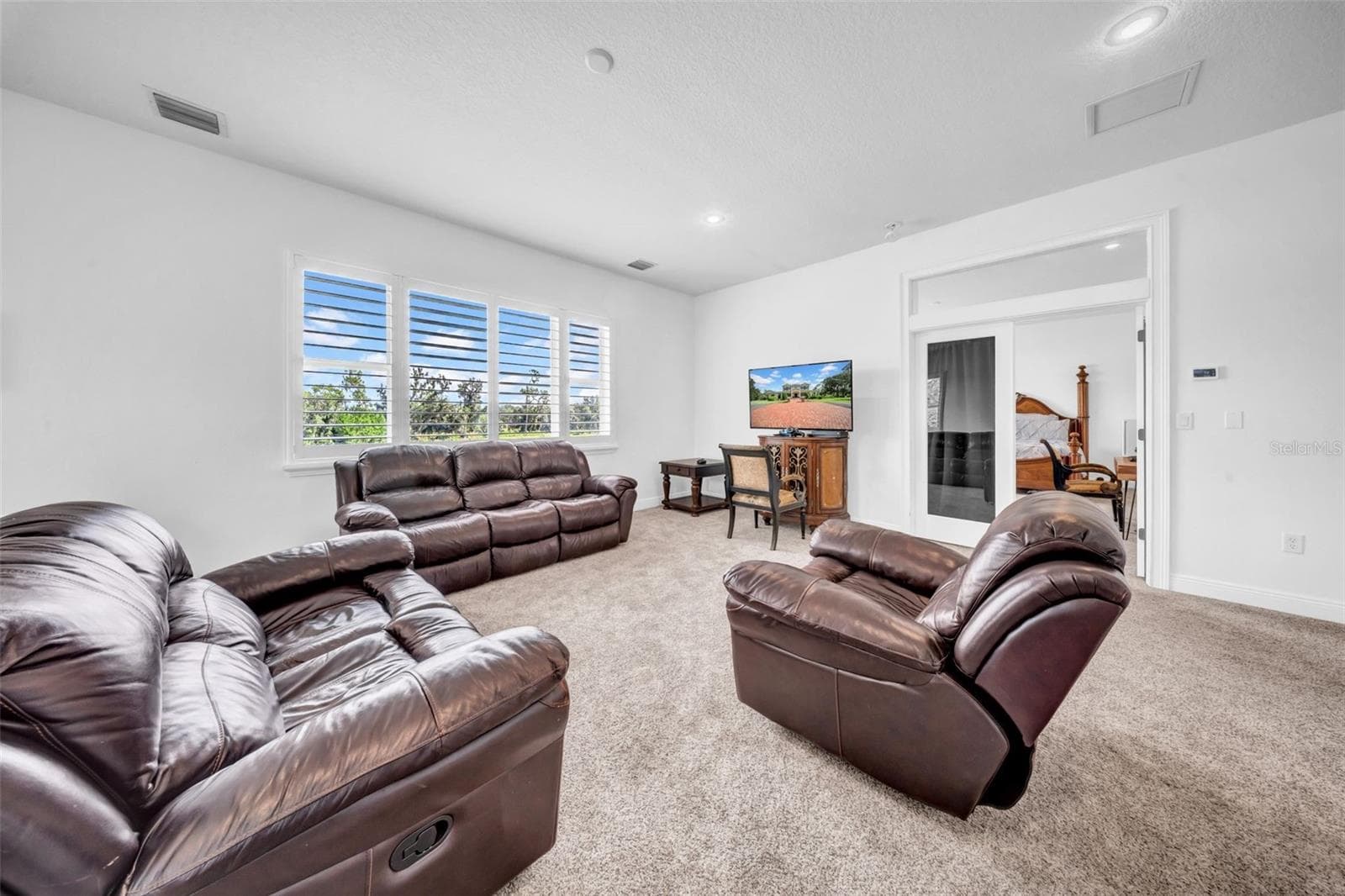 Upstairs Living Area - 17930 DORMAN RD, LITHIA