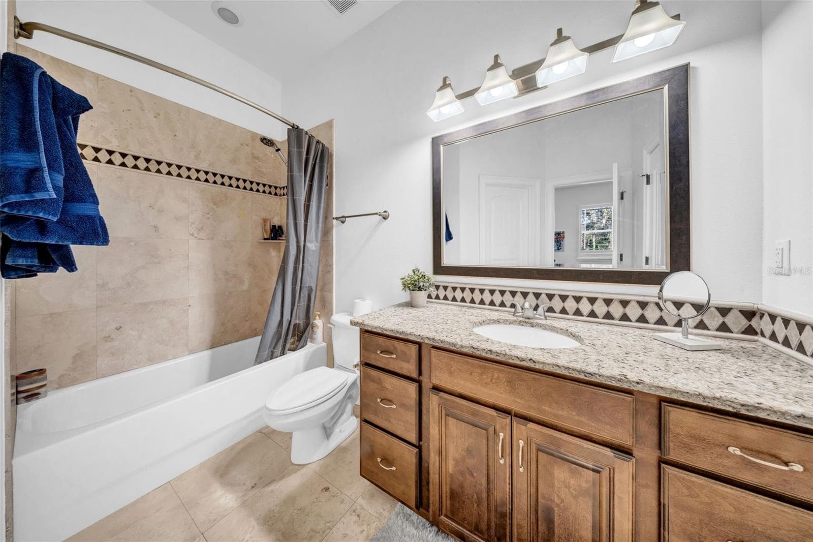 Full Bath 3 - 17930 DORMAN RD, LITHIA